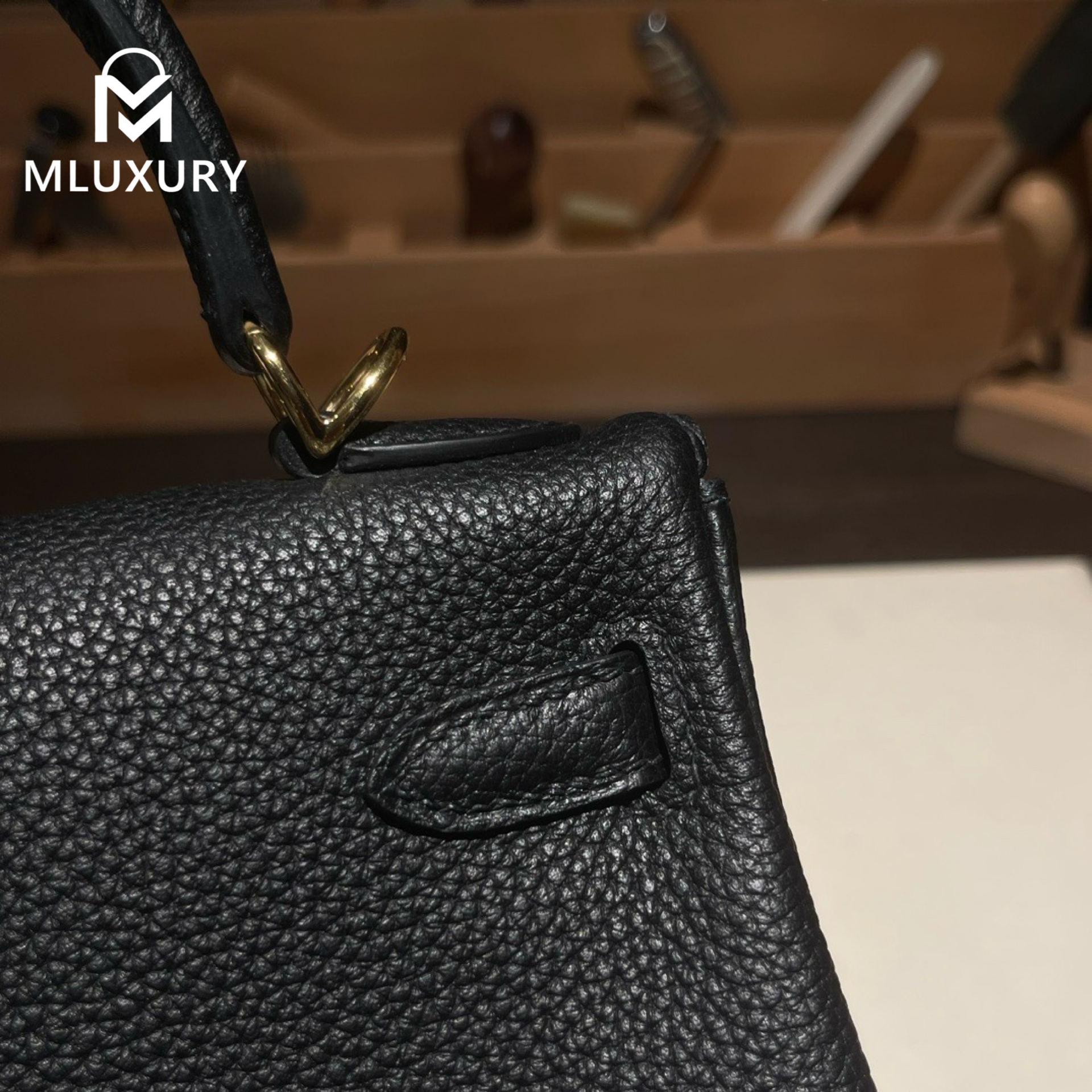 Hermès Kelly 25 Togo leather with inner stitching, Black, Gold hardware