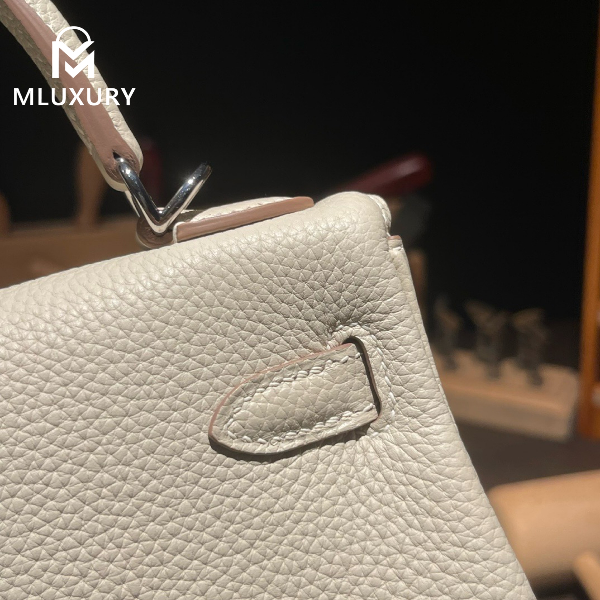 Hermès Kelly 25 Togo leather with inner stitching, Milkshake white, Silver hardware