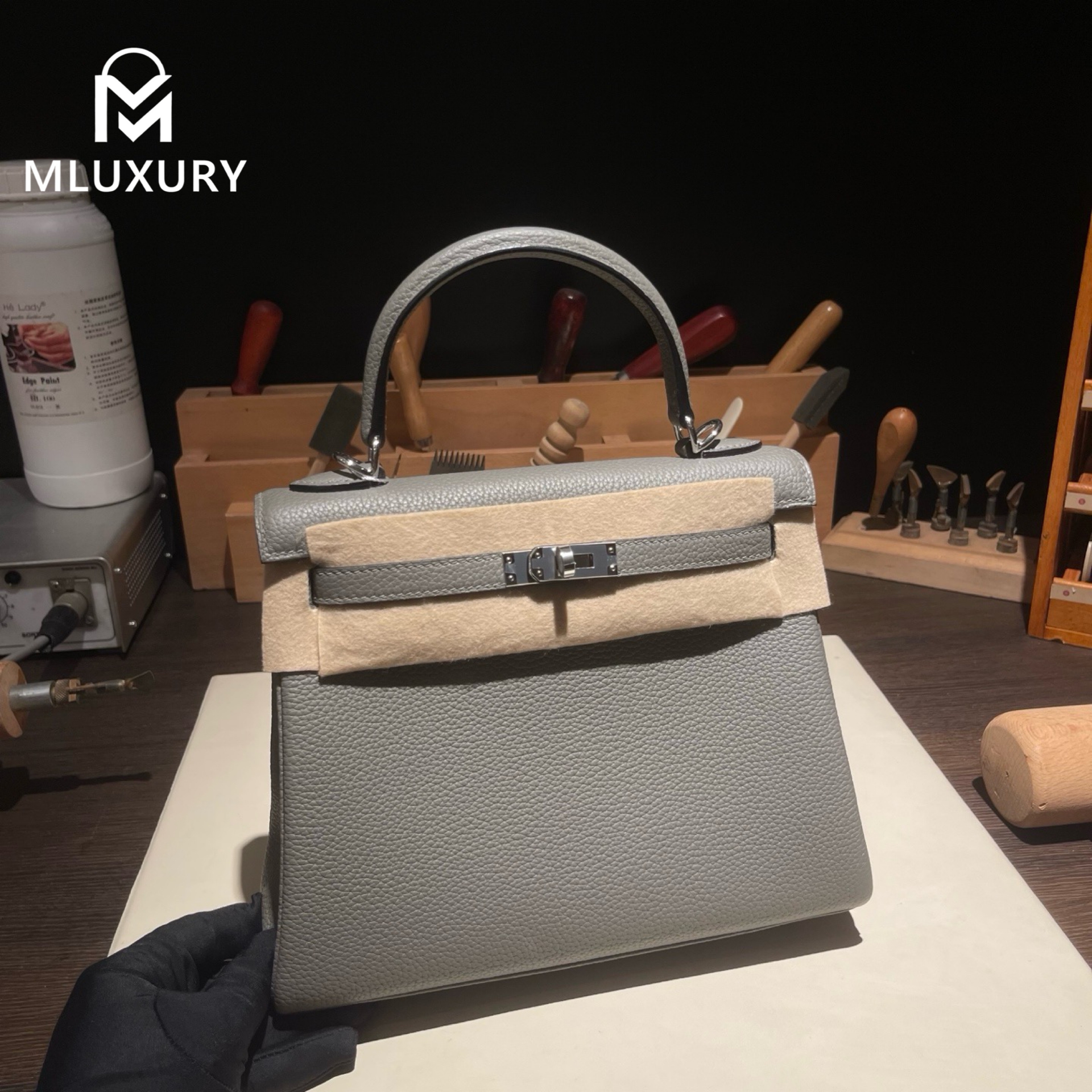 Hermès Kelly 25, Togo leather with inner stitching, Cumulus grey, Silver hardware