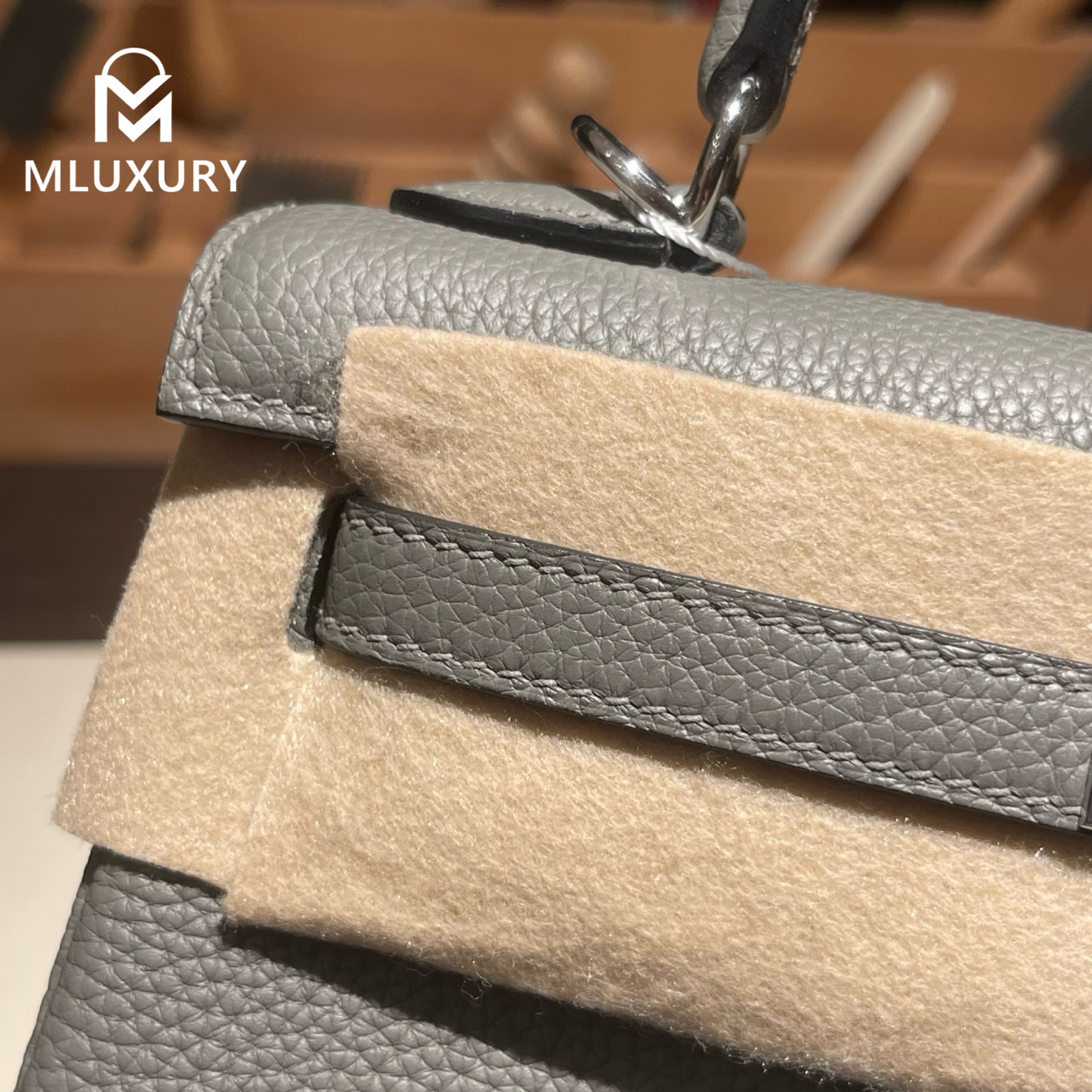 Hermès Kelly 25, Togo leather with inner stitching, Cumulus grey, Silver hardware