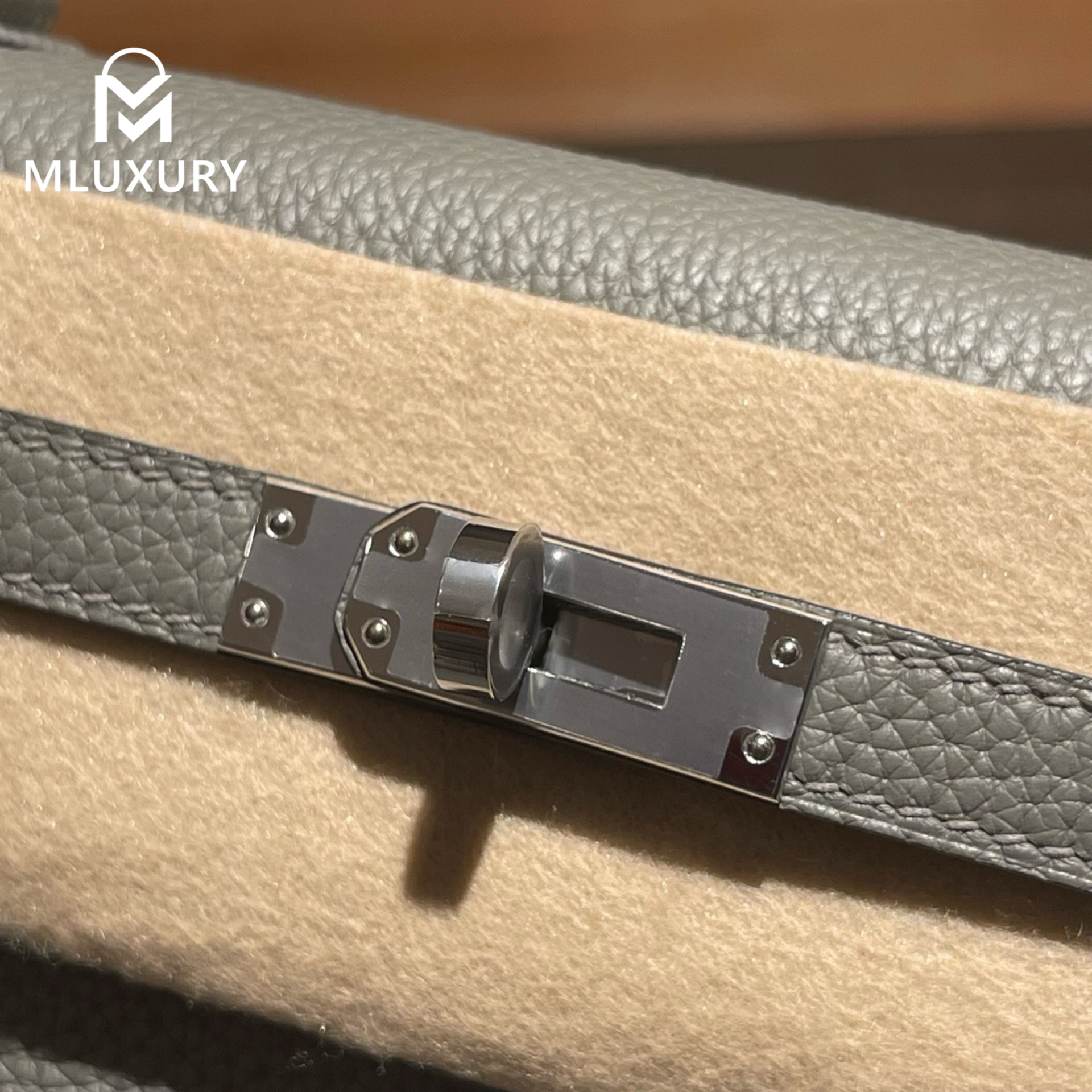 Hermès Kelly 25, Togo leather with inner stitching, Cumulus grey, Silver hardware