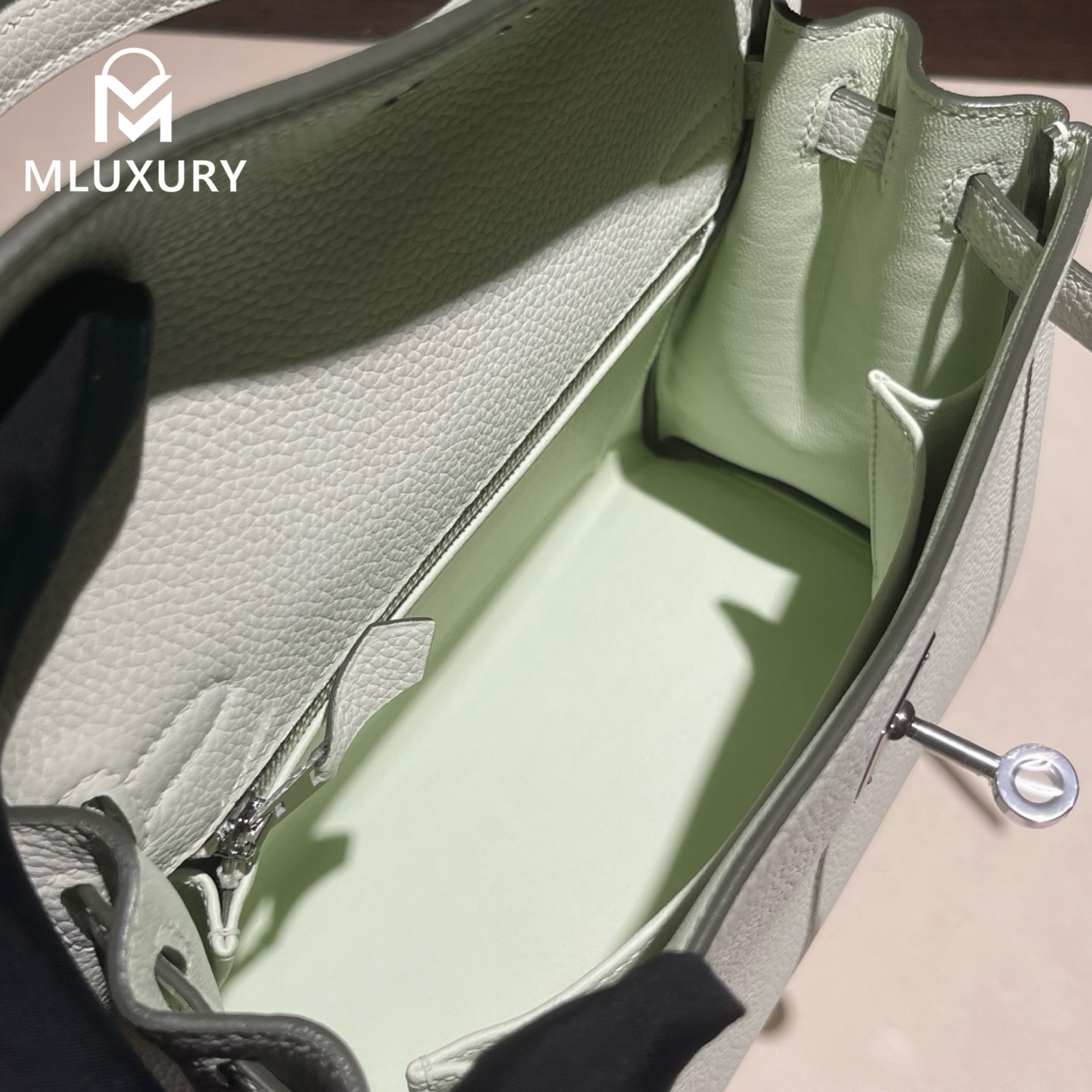 Hermès Kelly 25, Togo leather with inner stitching, Bubble green, Silver hardware