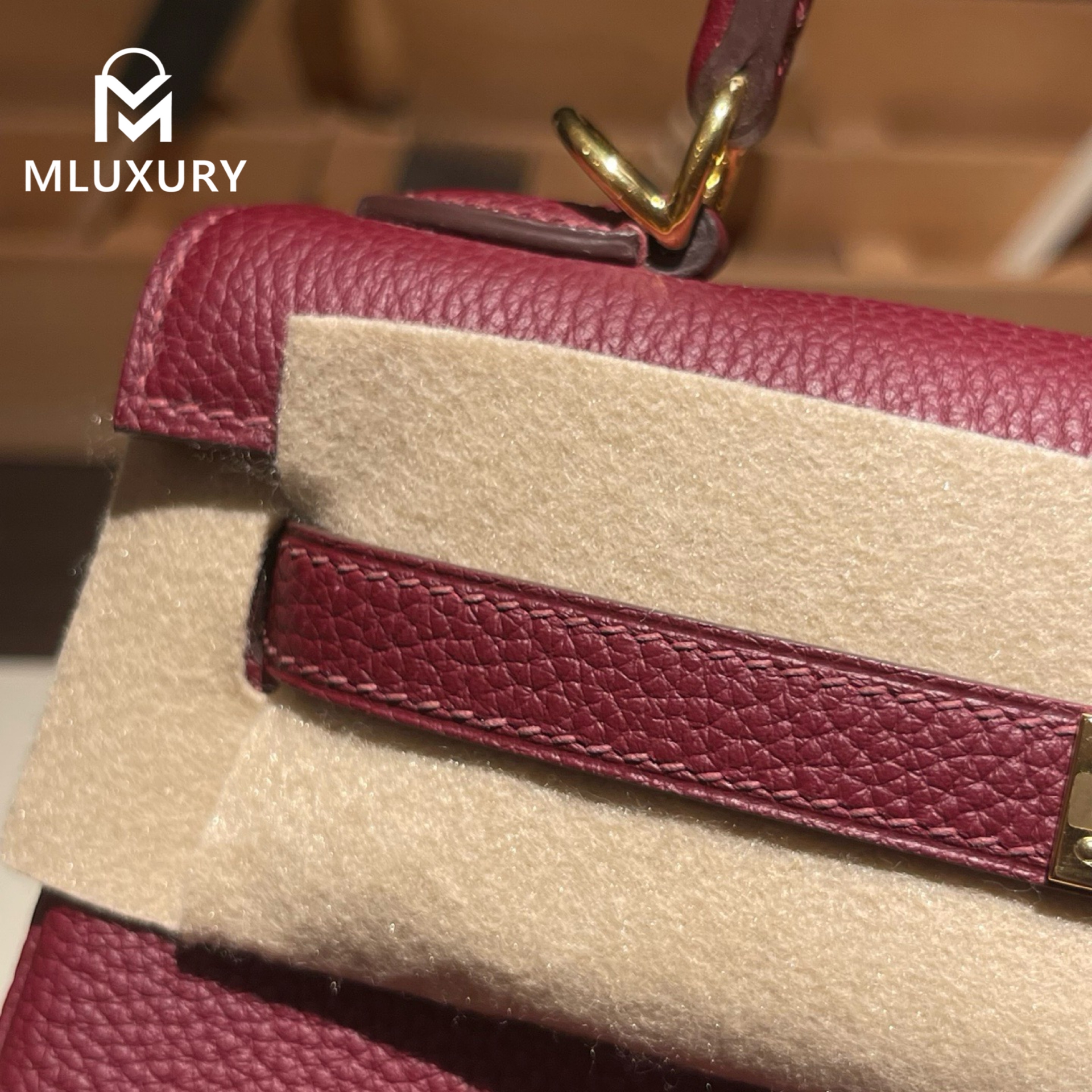 Hermès Kelly 25, Togo leather with inner stitching, Hermès red, gold hardware