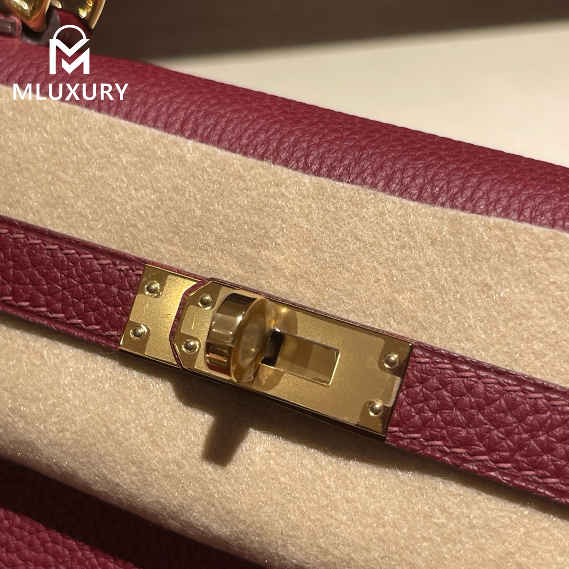 Hermès Kelly 25, Togo leather with inner stitching, Hermès red, gold hardware