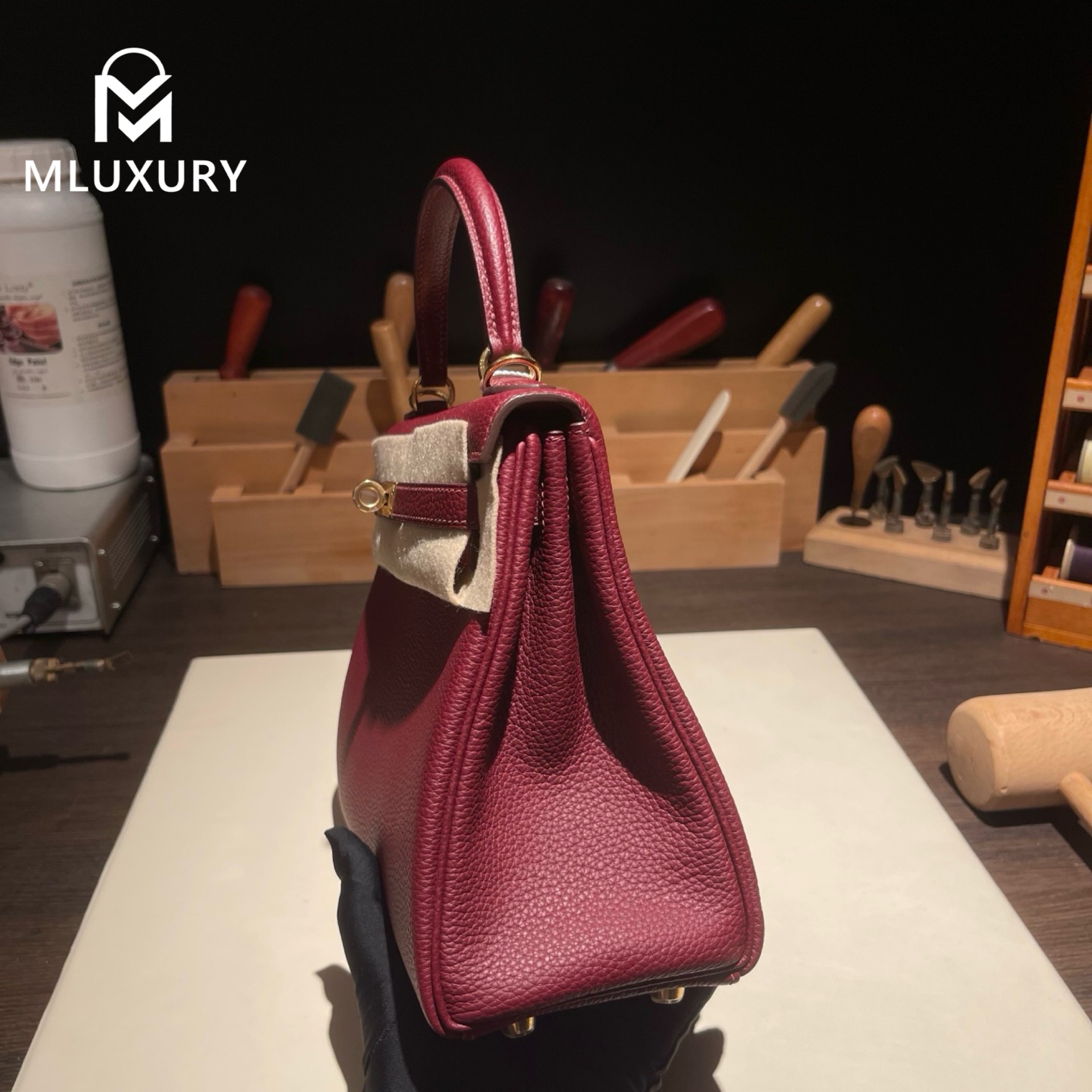 Hermès Kelly 25, Togo leather with inner stitching, Hermès red, gold hardware