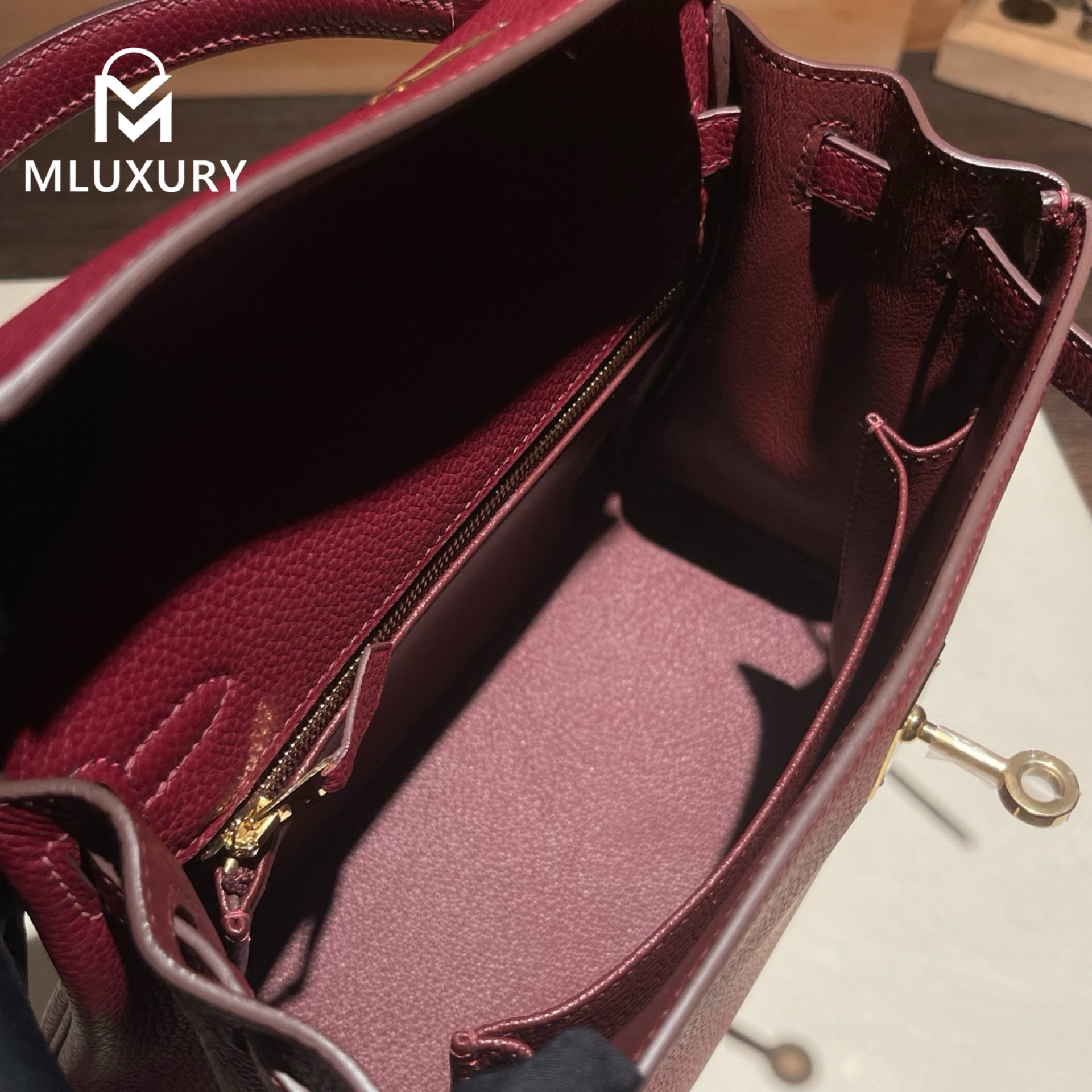 Hermès Kelly 25, Togo leather with inner stitching, Hermès red, gold hardware
