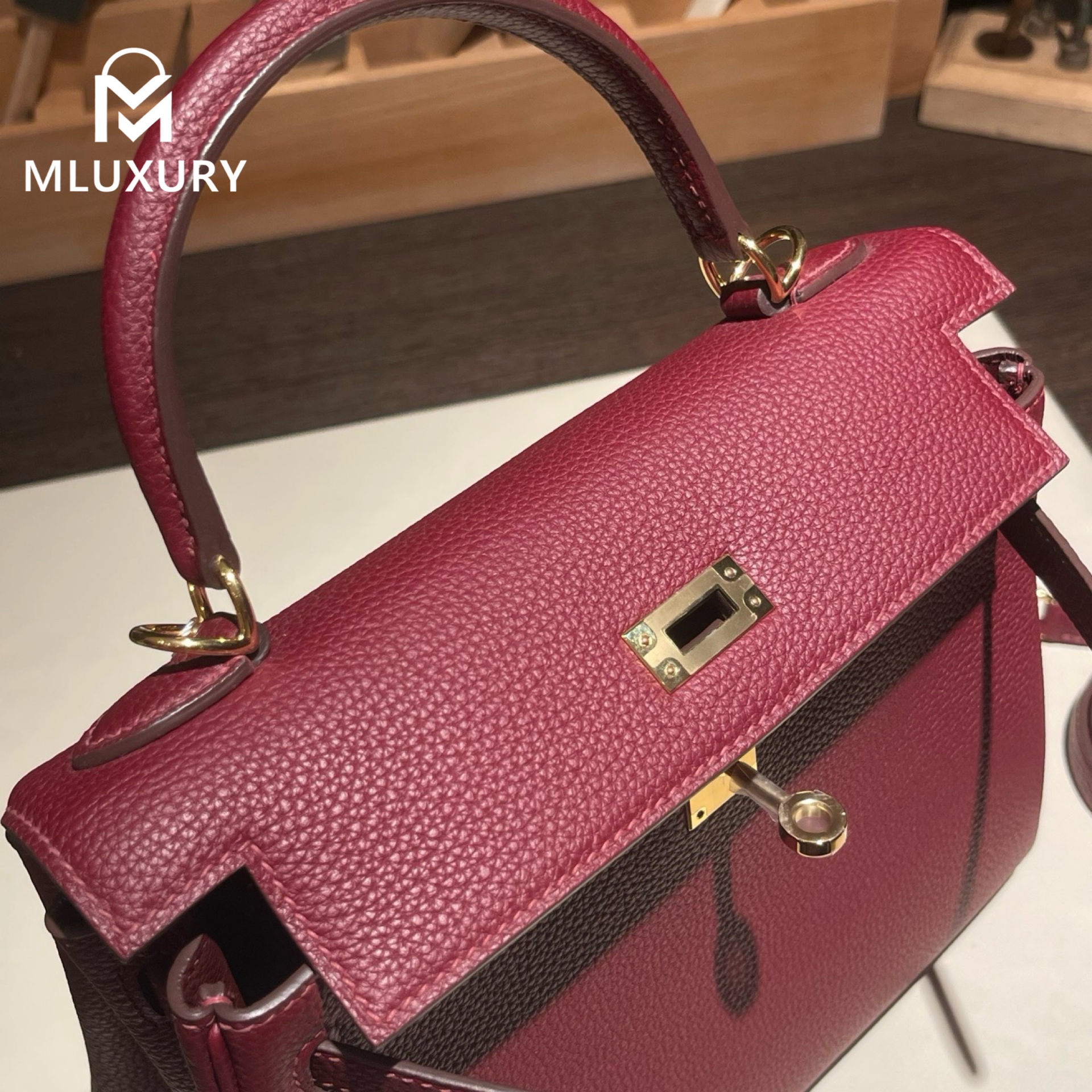 Hermès Kelly 25, Togo leather with inner stitching, Hermès red, gold hardware