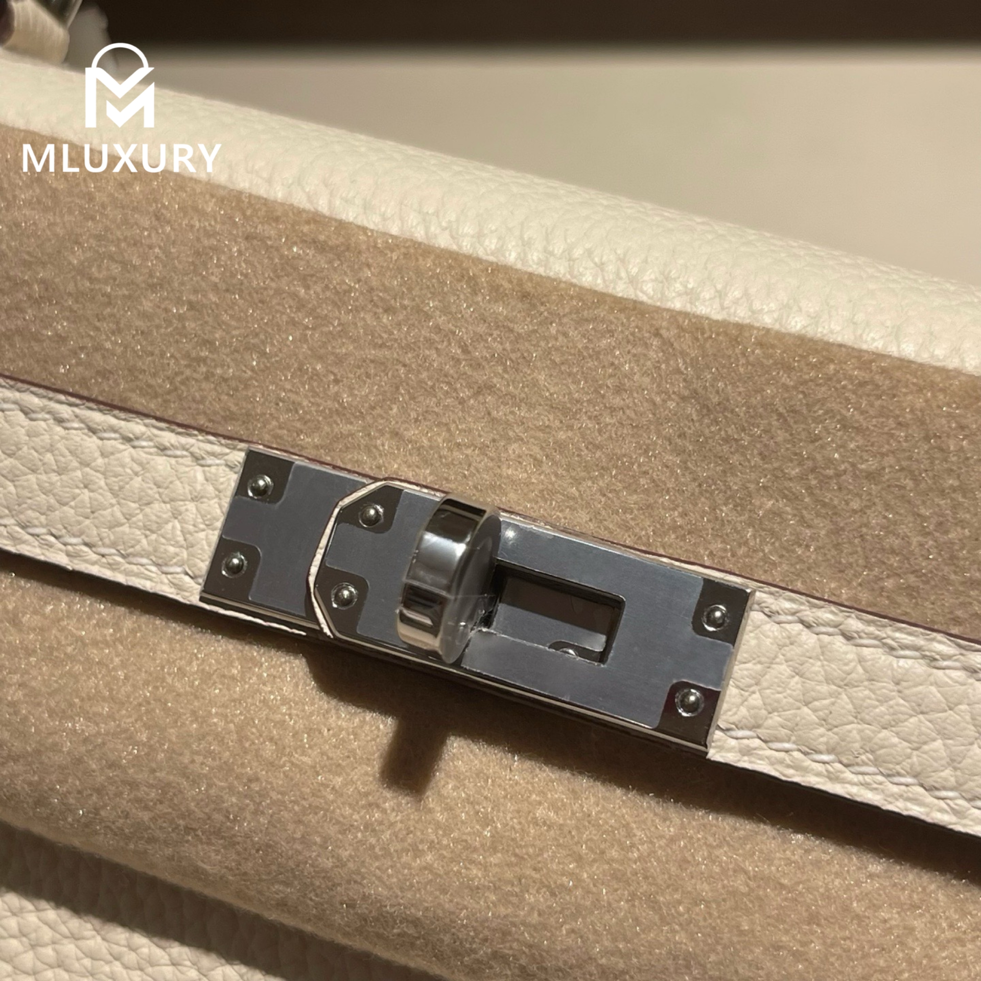 Hermès Kelly 25, Togo leather with inner stitching, Cream white, Silver hardware