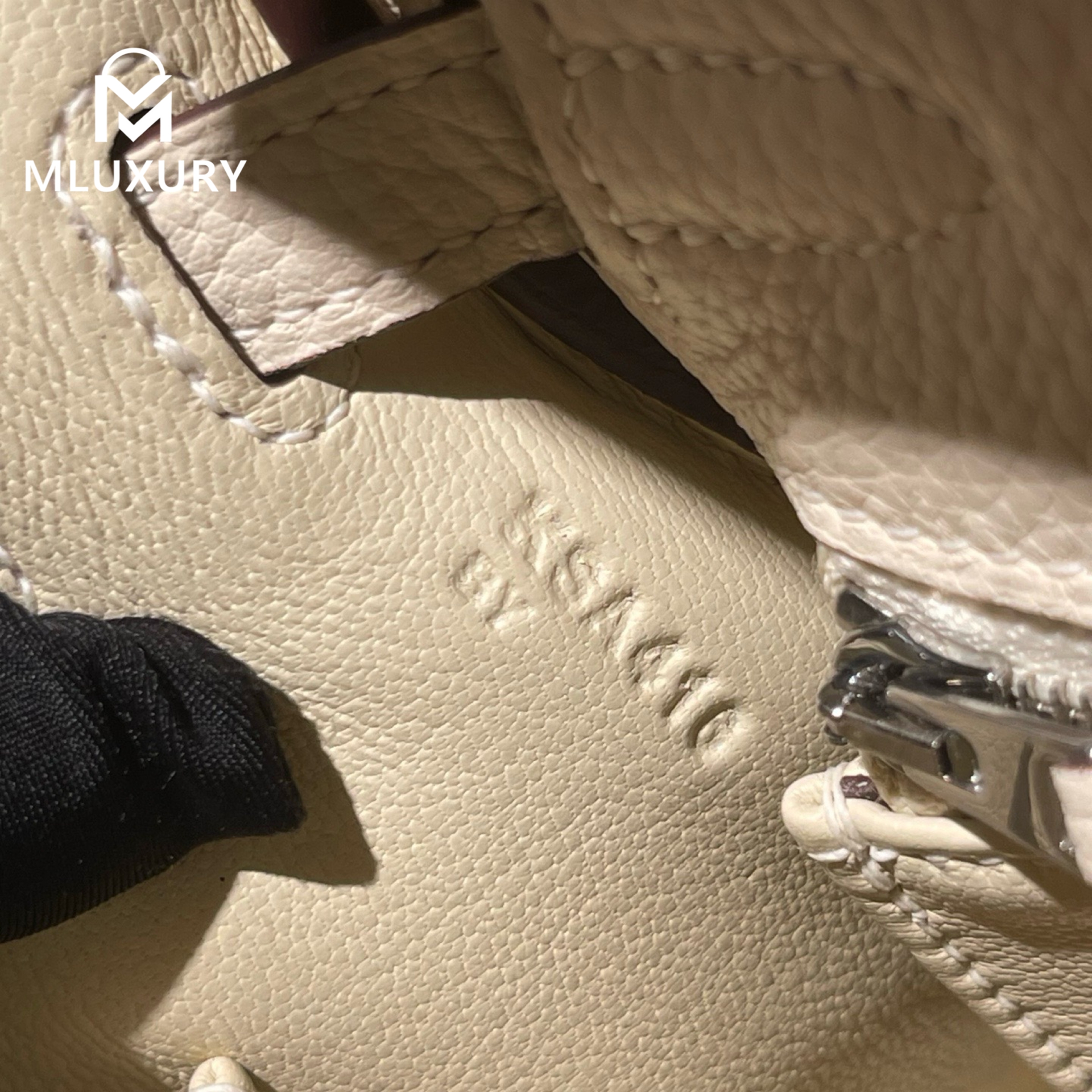 Hermès Kelly 25, Togo leather with inner stitching, Cream white, Silver hardware