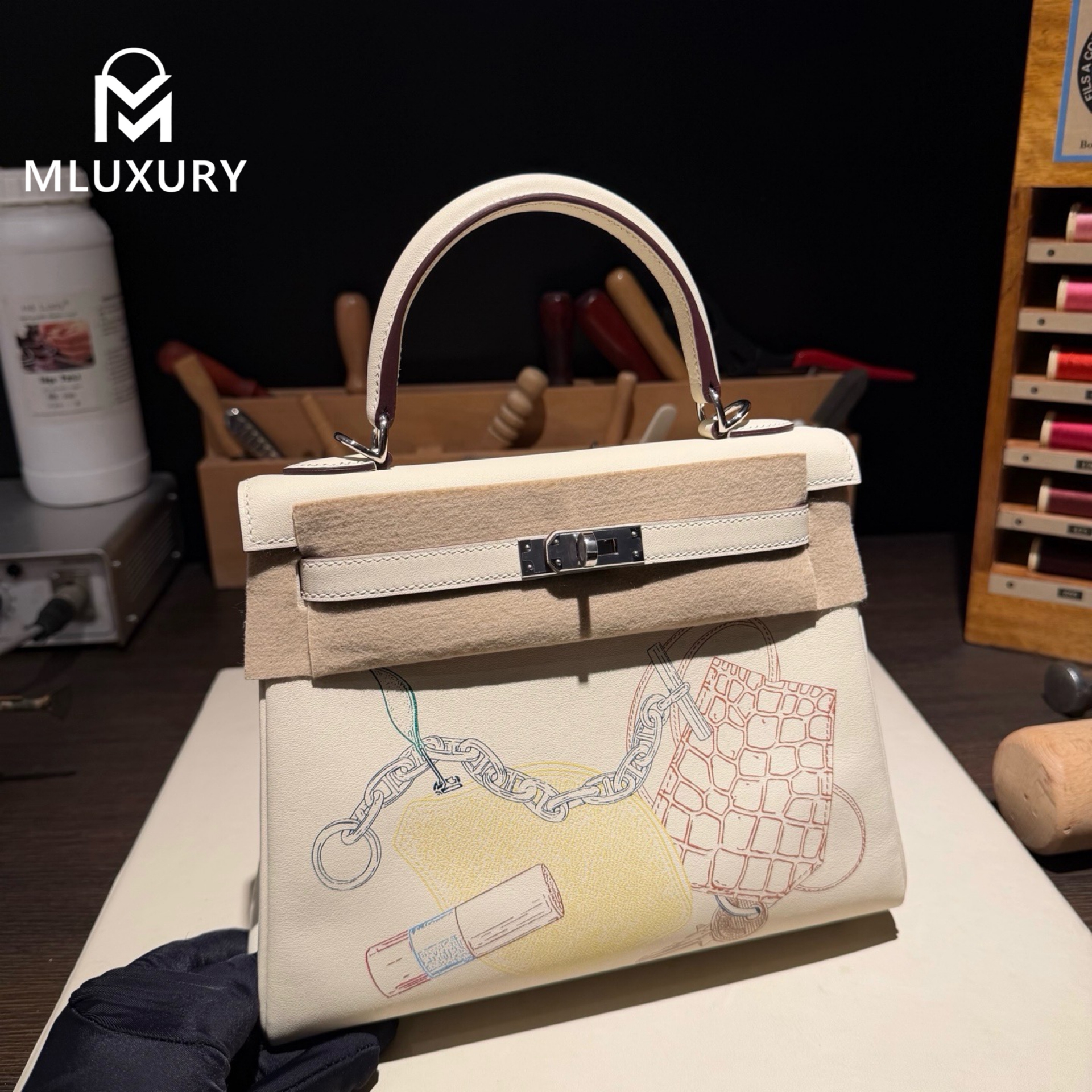 Hermès Kelly 25, Inner seam, Limited edition in-and-out painted design, Cream white, Silver hardware