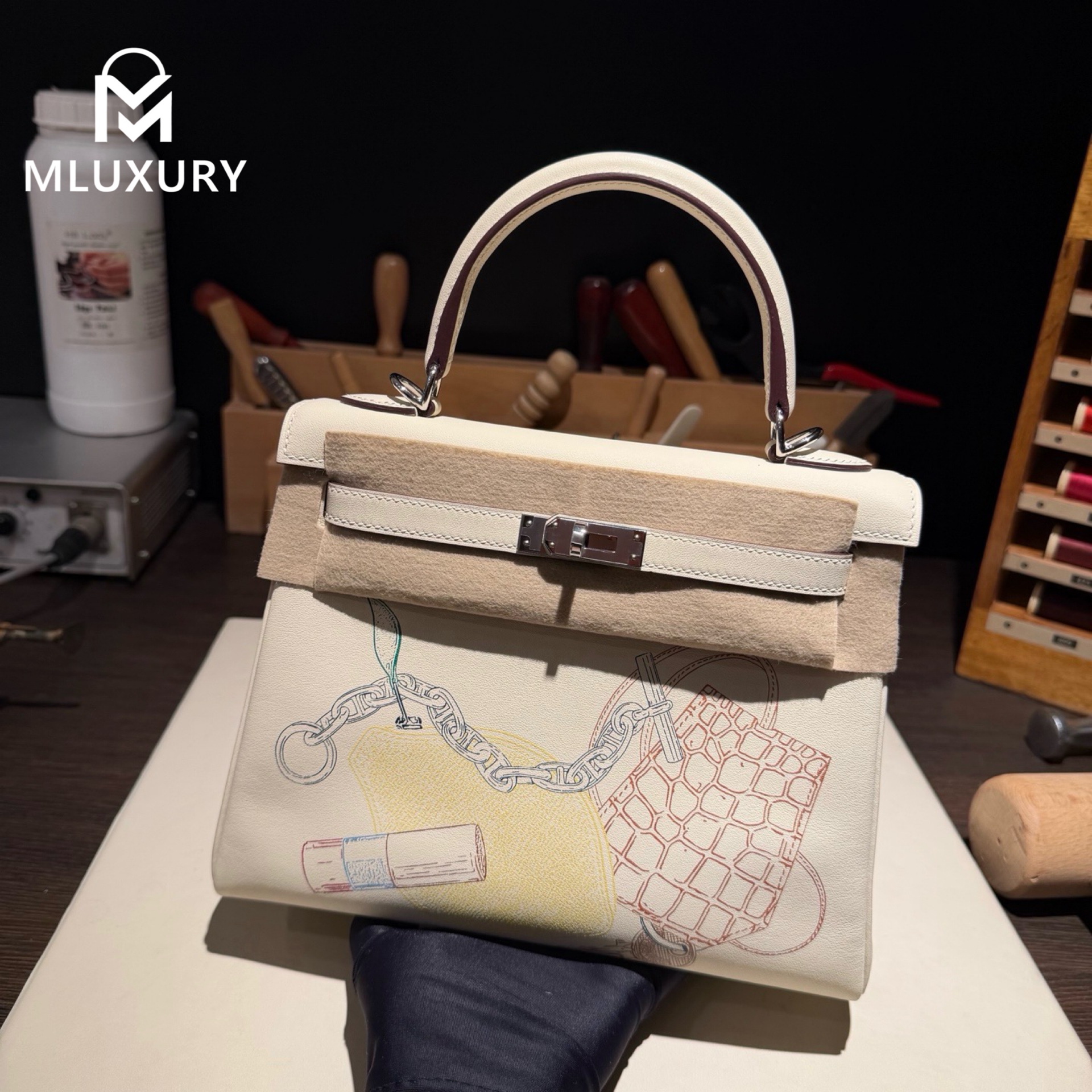 Hermès Kelly 25, Inner seam, Limited edition in-and-out painted design, Cream white, Silver hardware