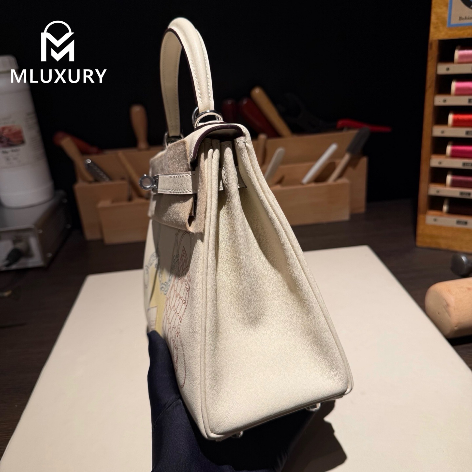 Hermès Kelly 25, Inner seam, Limited edition in-and-out painted design, Cream white, Silver hardware