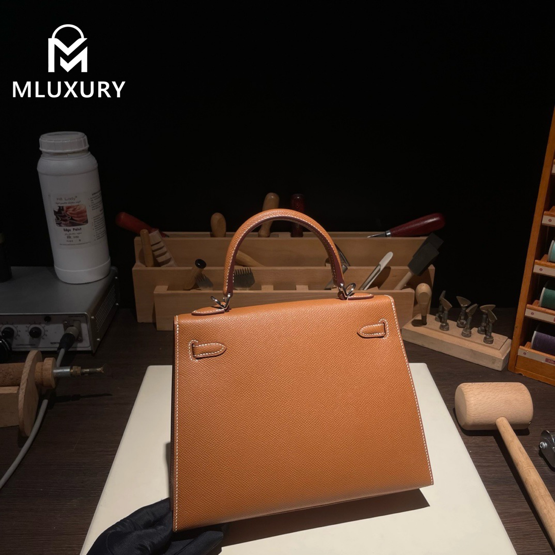 Hermès Kelly 25, Epsom leather exterior, 37 gold brown, silver hardware