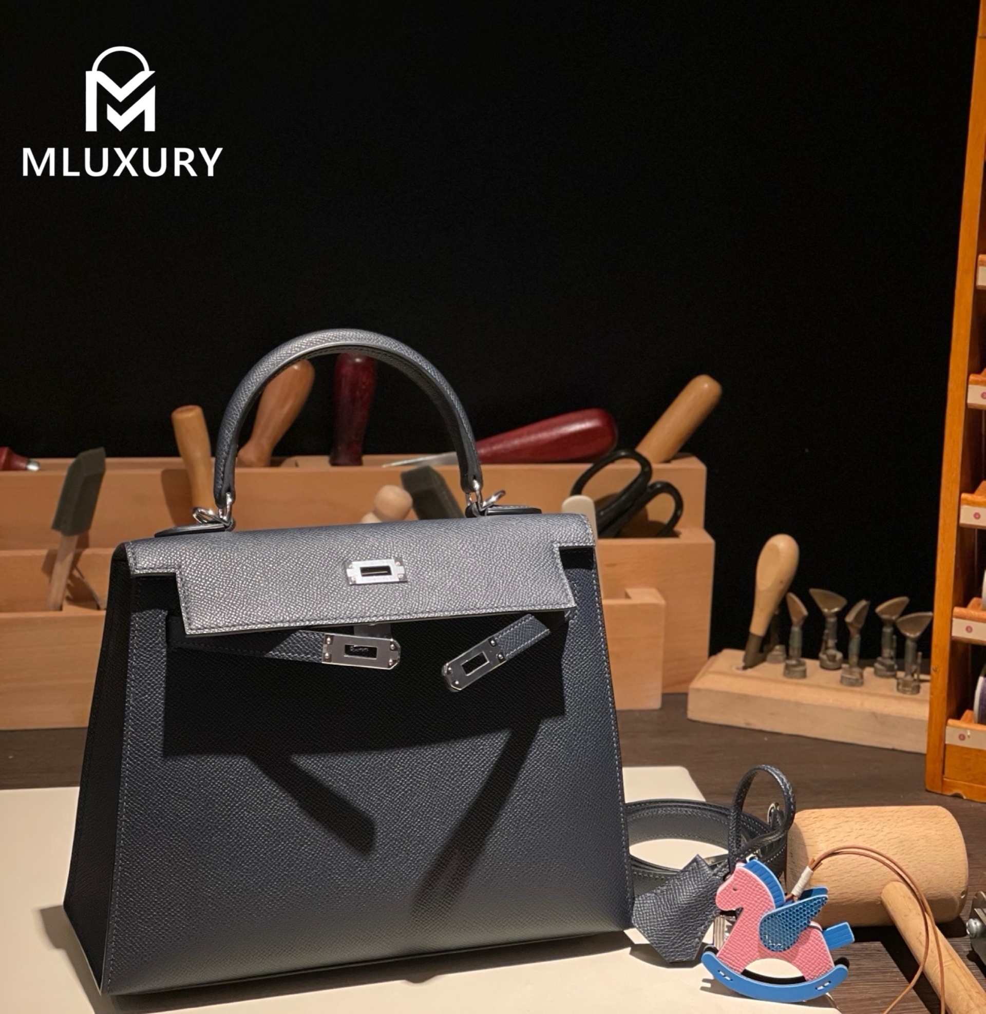 Hermès Kelly 25, Epsom leather exterior, Midnight blue, Silver hardware