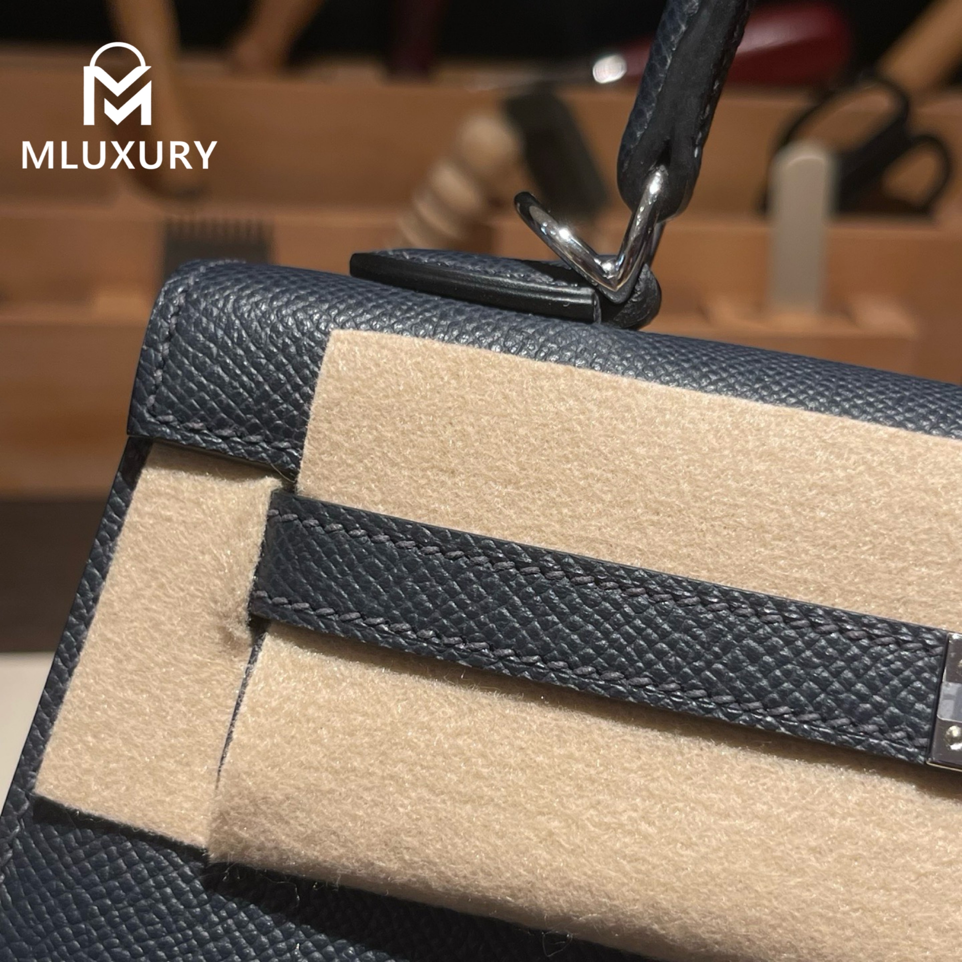 Hermès Kelly 25, Epsom leather exterior, Midnight blue, Silver hardware
