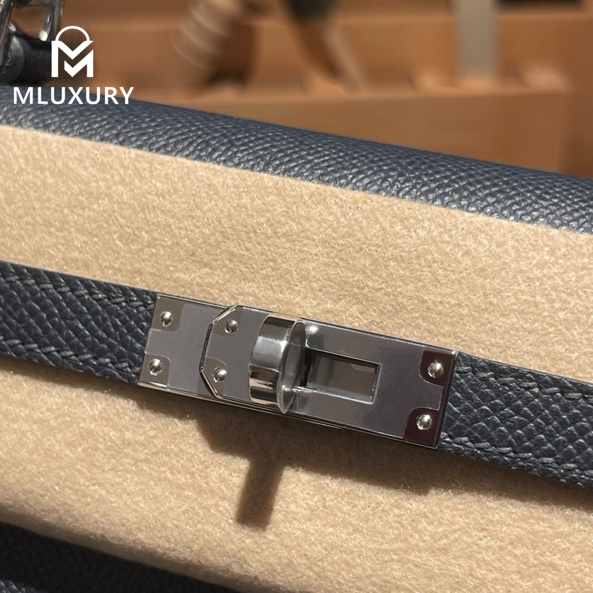 Hermès Kelly 25, Epsom leather exterior, Midnight blue, Silver hardware