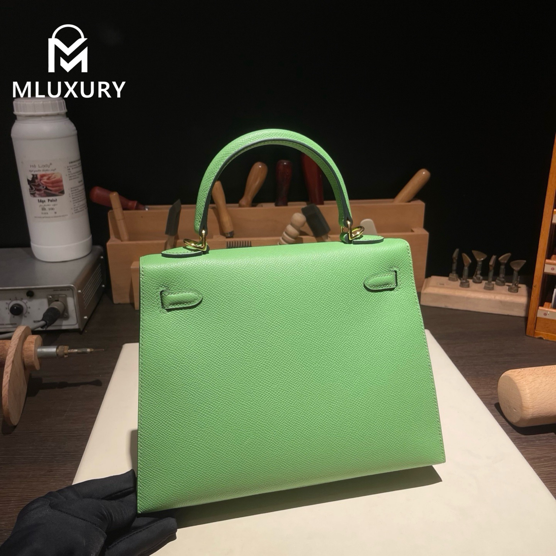 Hermès Kelly 25, Epsom leather exterior, 3i avocado green, gold hardware