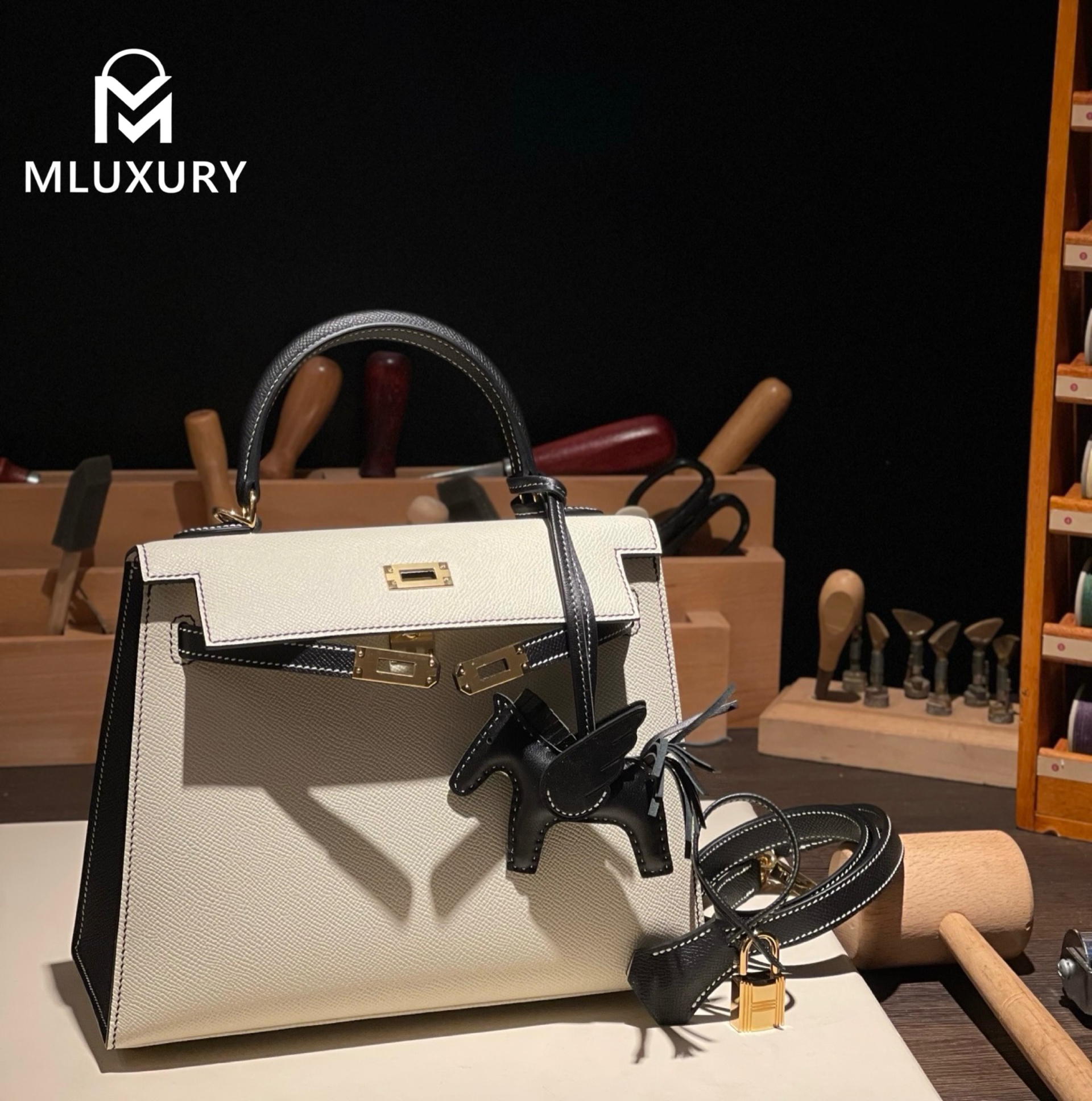 Hermès Kelly 25, Epsom leather, Milkshake white and black, Gold hardware