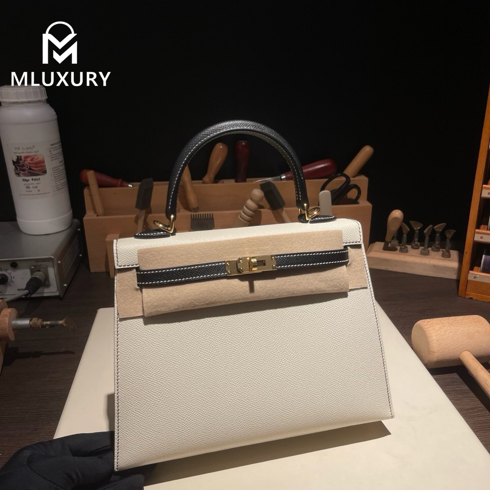 Hermès Kelly 25, Epsom leather, Milkshake white and black, Gold hardware