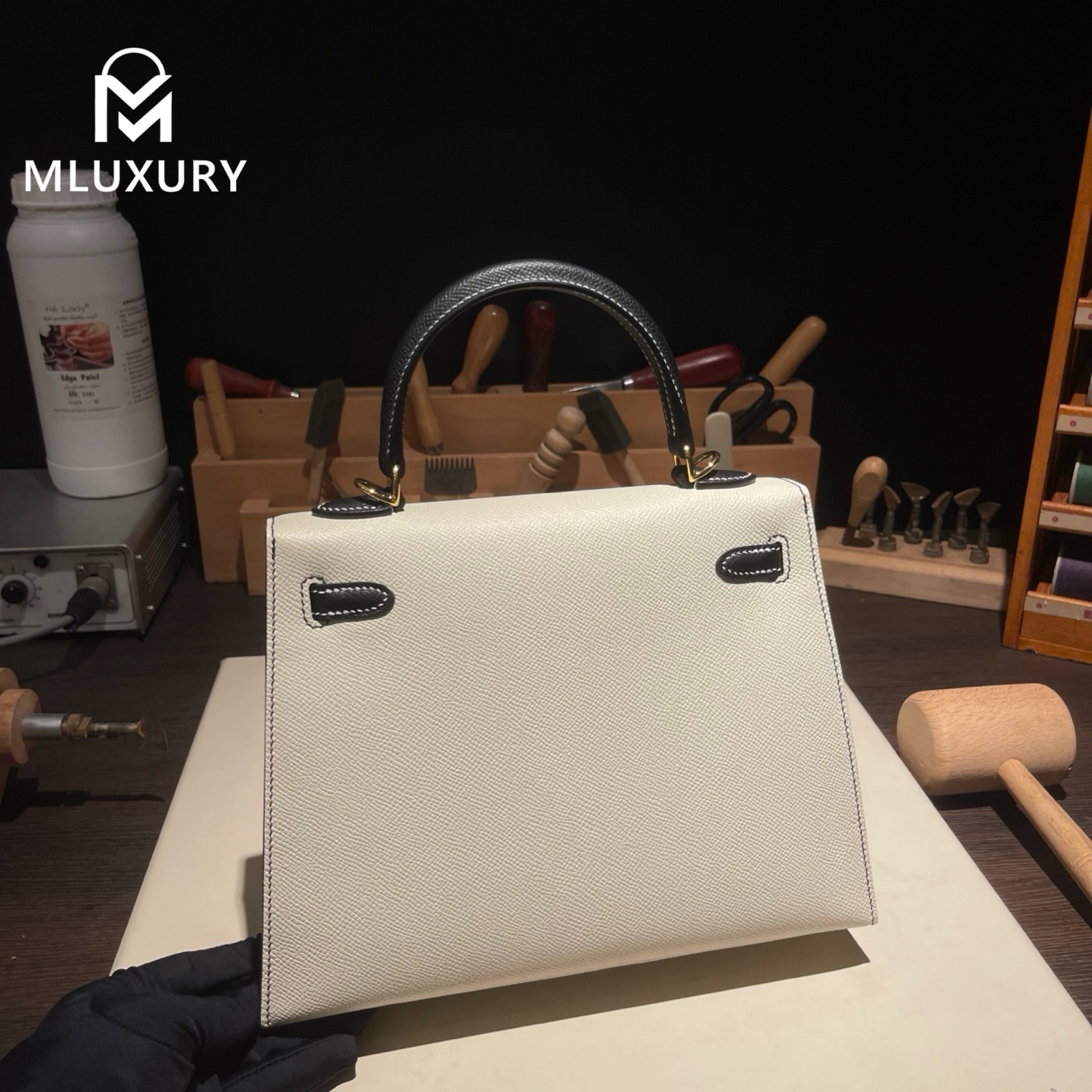 Hermès Kelly 25, Epsom leather, Milkshake white and black, Gold hardware
