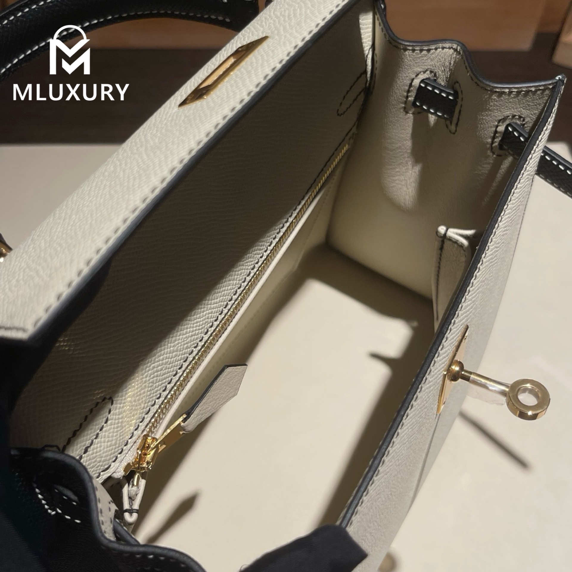 Hermès Kelly 25, Epsom leather, Milkshake white and black, Gold hardware