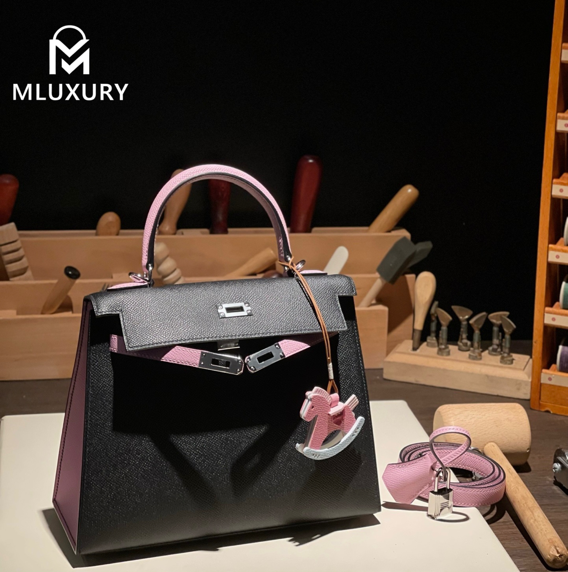 Hermès Kelly 25, Epsom leather, Black with mallow purple accents, Silver hardware