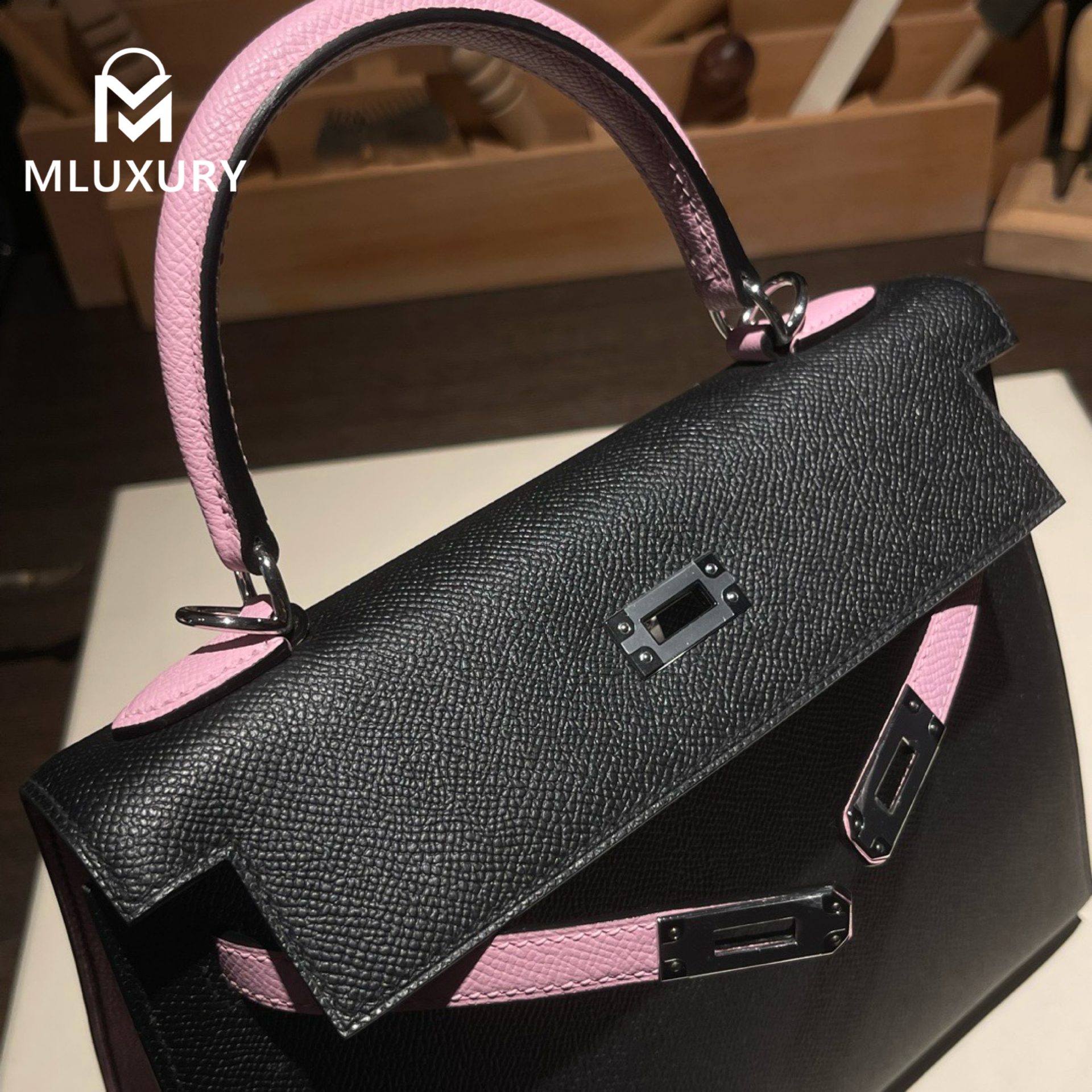 Hermès Kelly 25, Epsom leather, Black with mallow purple accents, Silver hardware