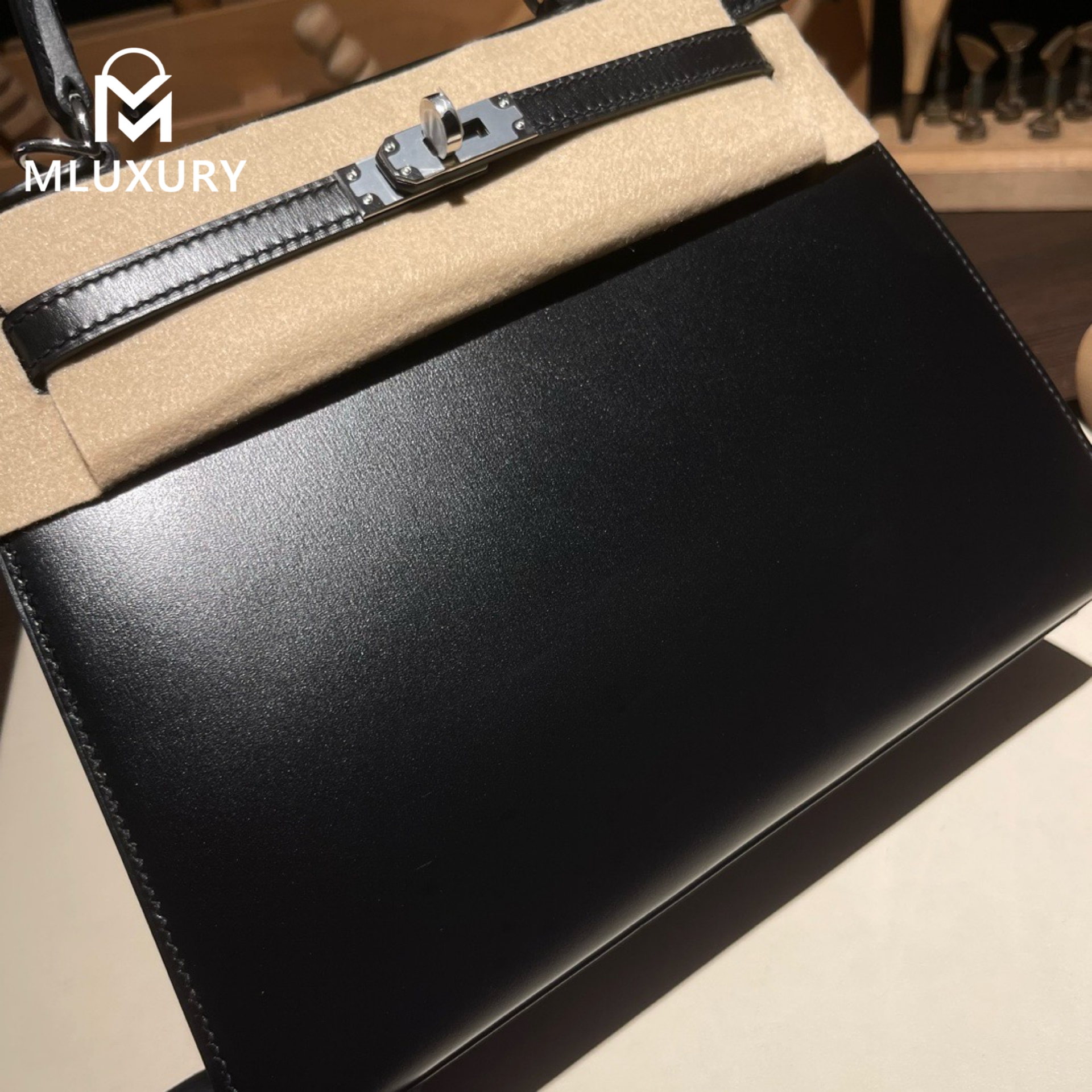 Hermès Kelly 25, Box leather exterior stitching, black, silver hardware