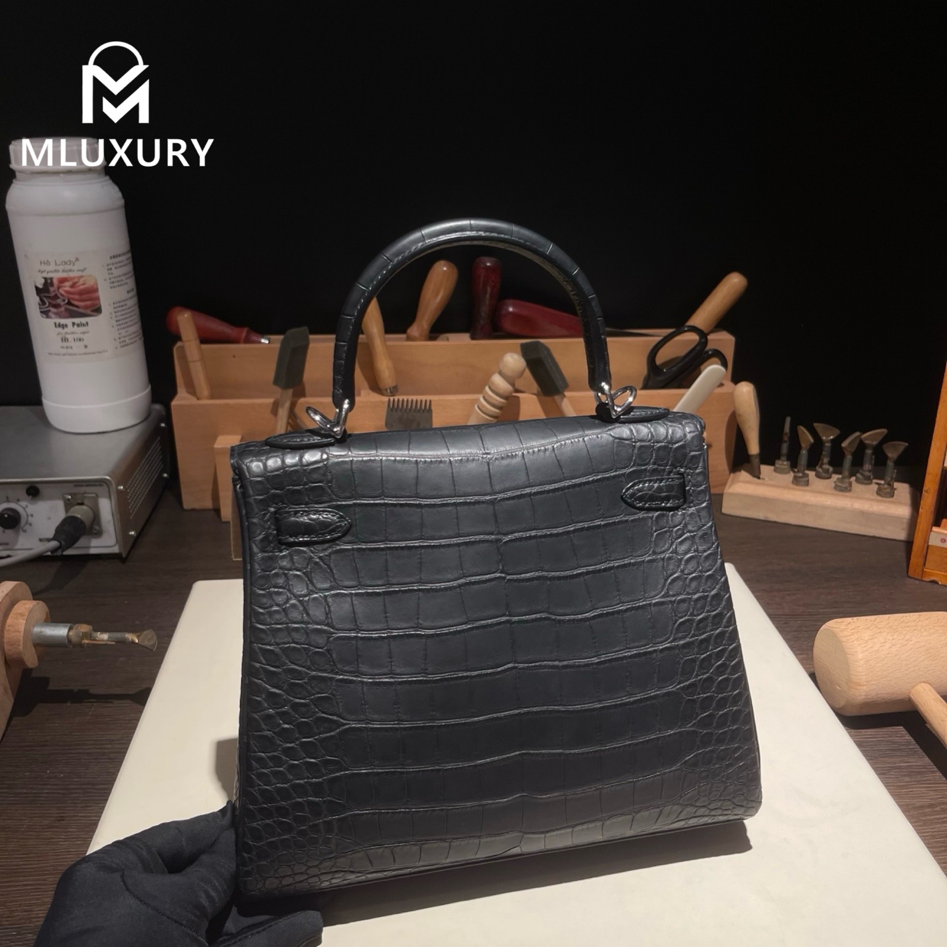 Hermès Kelly 25, interior stitching, matte crocodile leather, black, silver hardware