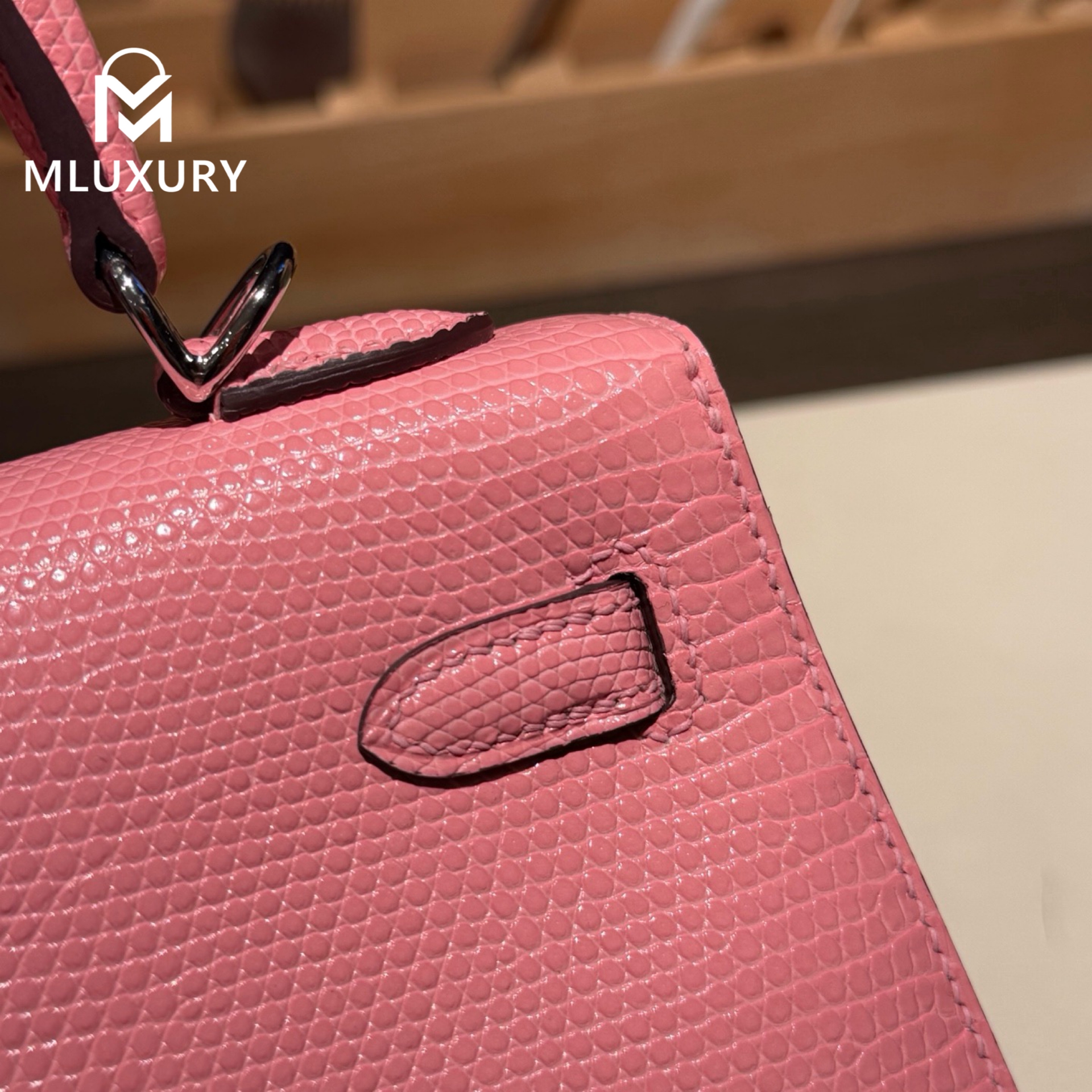 Hermès Kelly 25, Exterior stitched with lizard skin, Cherry blossom pink, Silver hardware