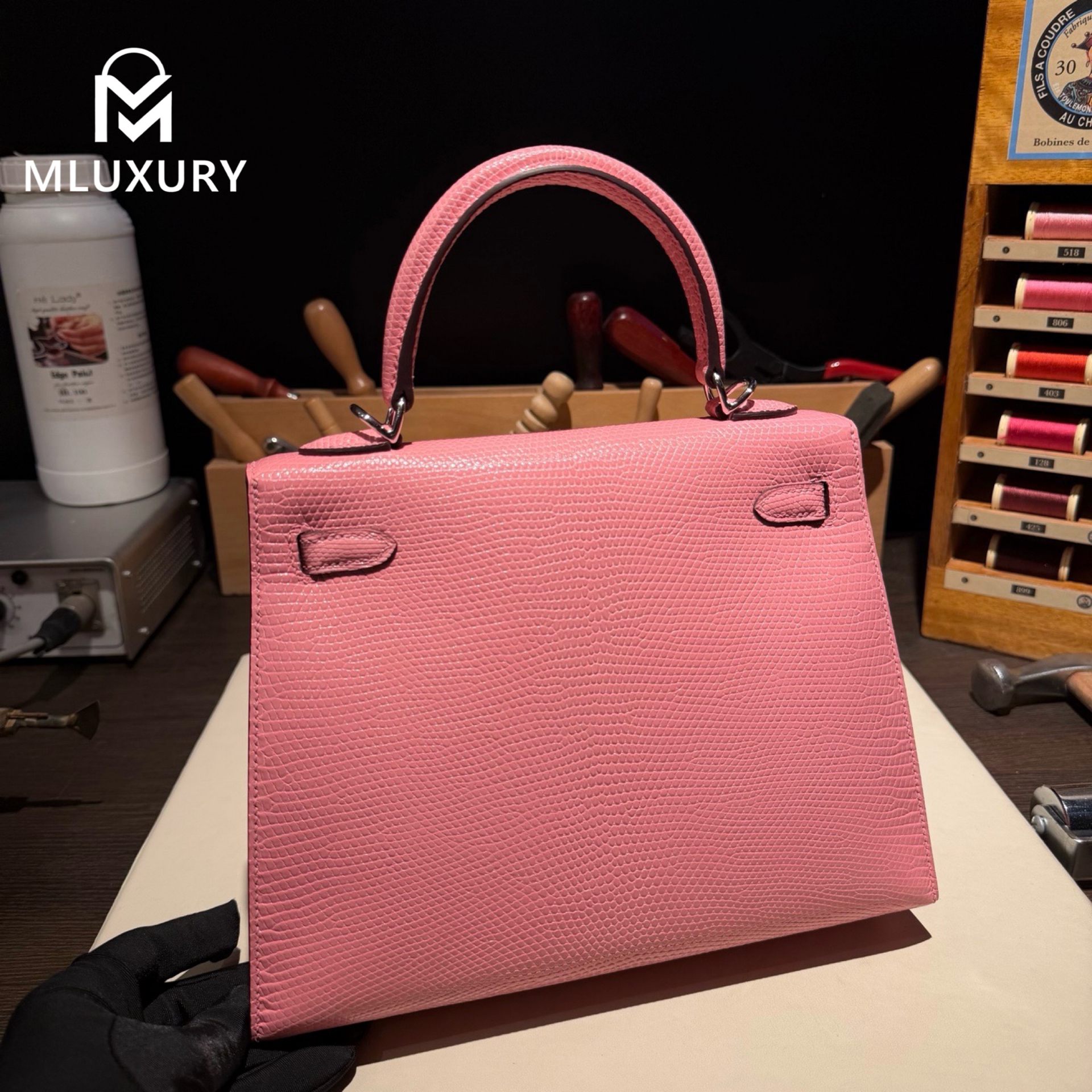 Hermès Kelly 25, Exterior stitched with lizard skin, Cherry blossom pink, Silver hardware