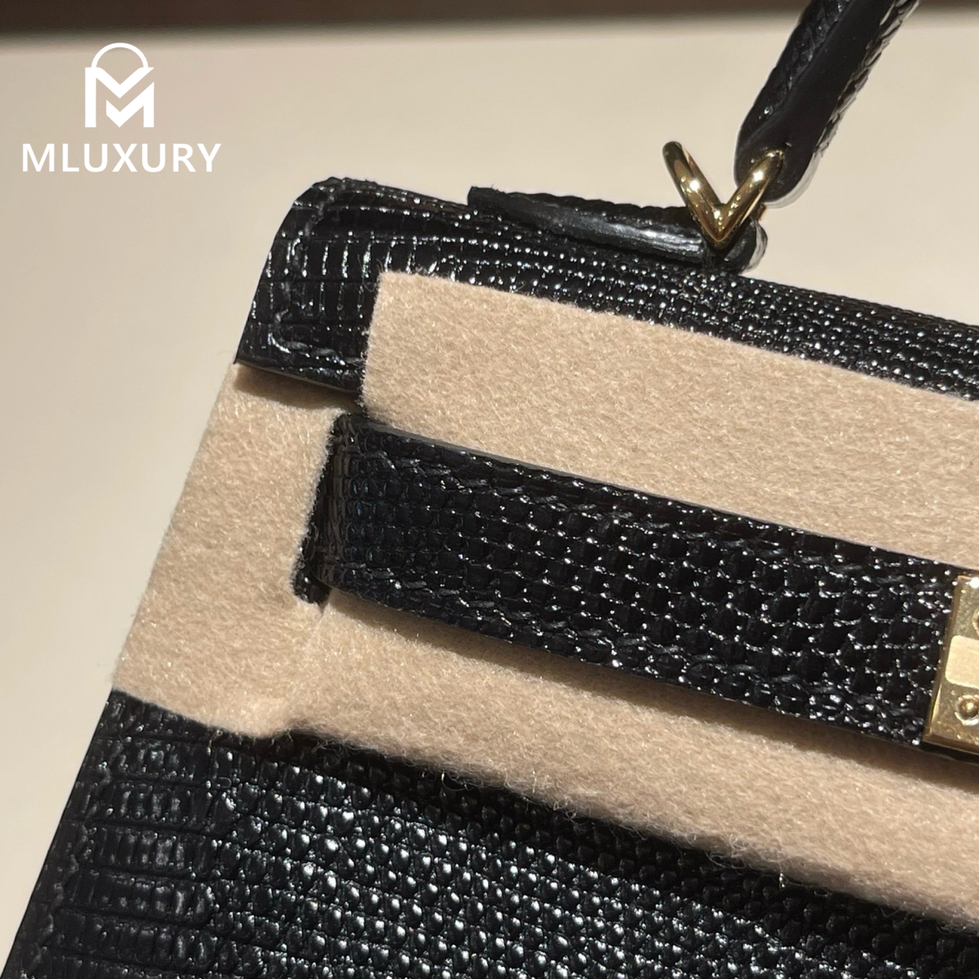 Hermès Mini Kelly II, Rare leather Lizard skin, Black, Gold hardware