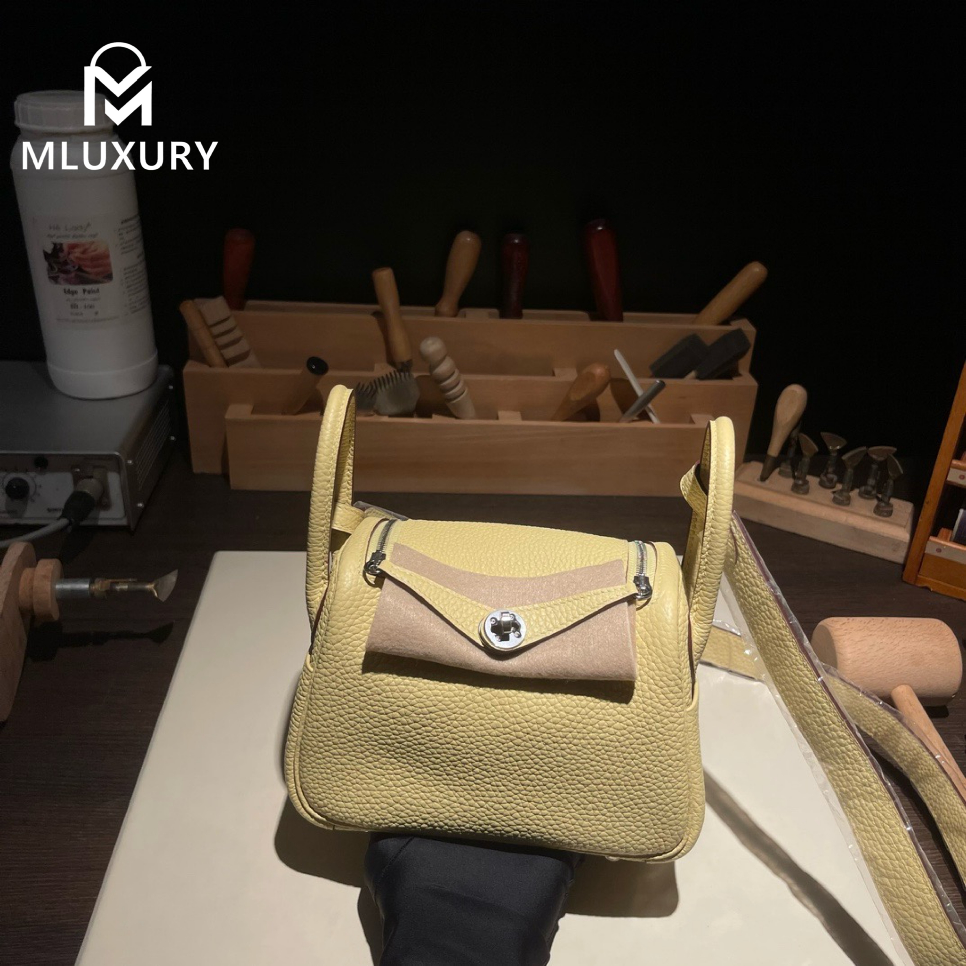 Hermès Mini Lindy II, TC leather, Gold chick design, Gold and Silver hardware
