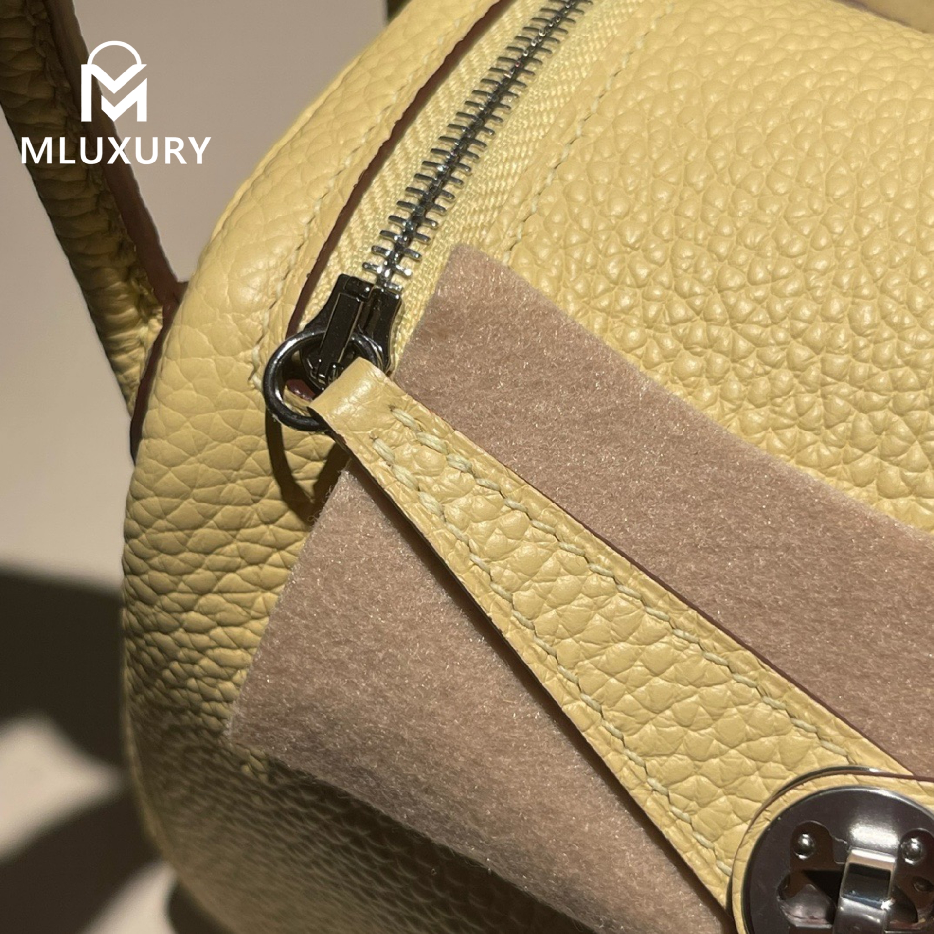 Hermès Mini Lindy II, TC leather, Gold chick design, Gold and Silver hardware