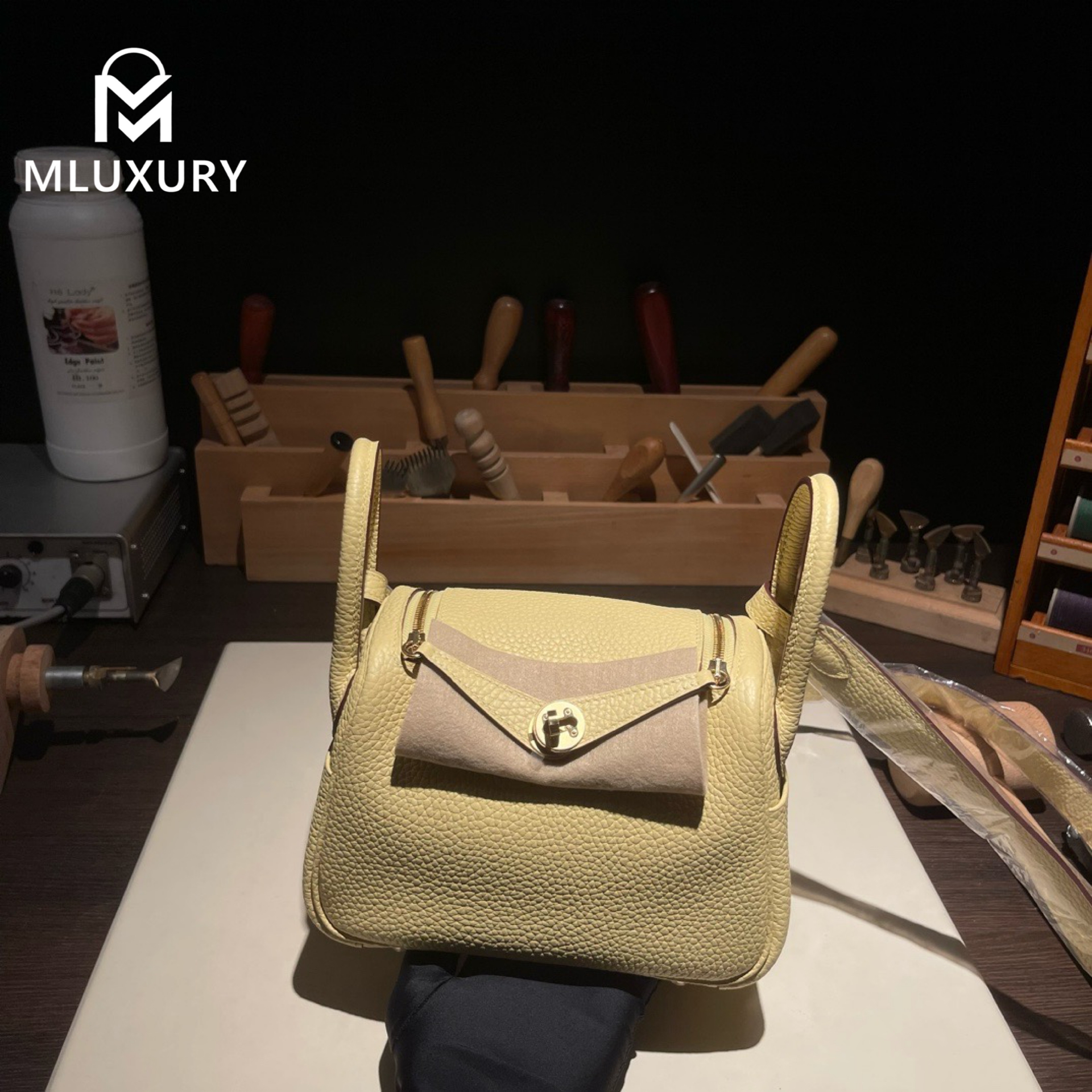 Hermès Mini Lindy II, TC leather, Gold chick design, Gold and Silver hardware