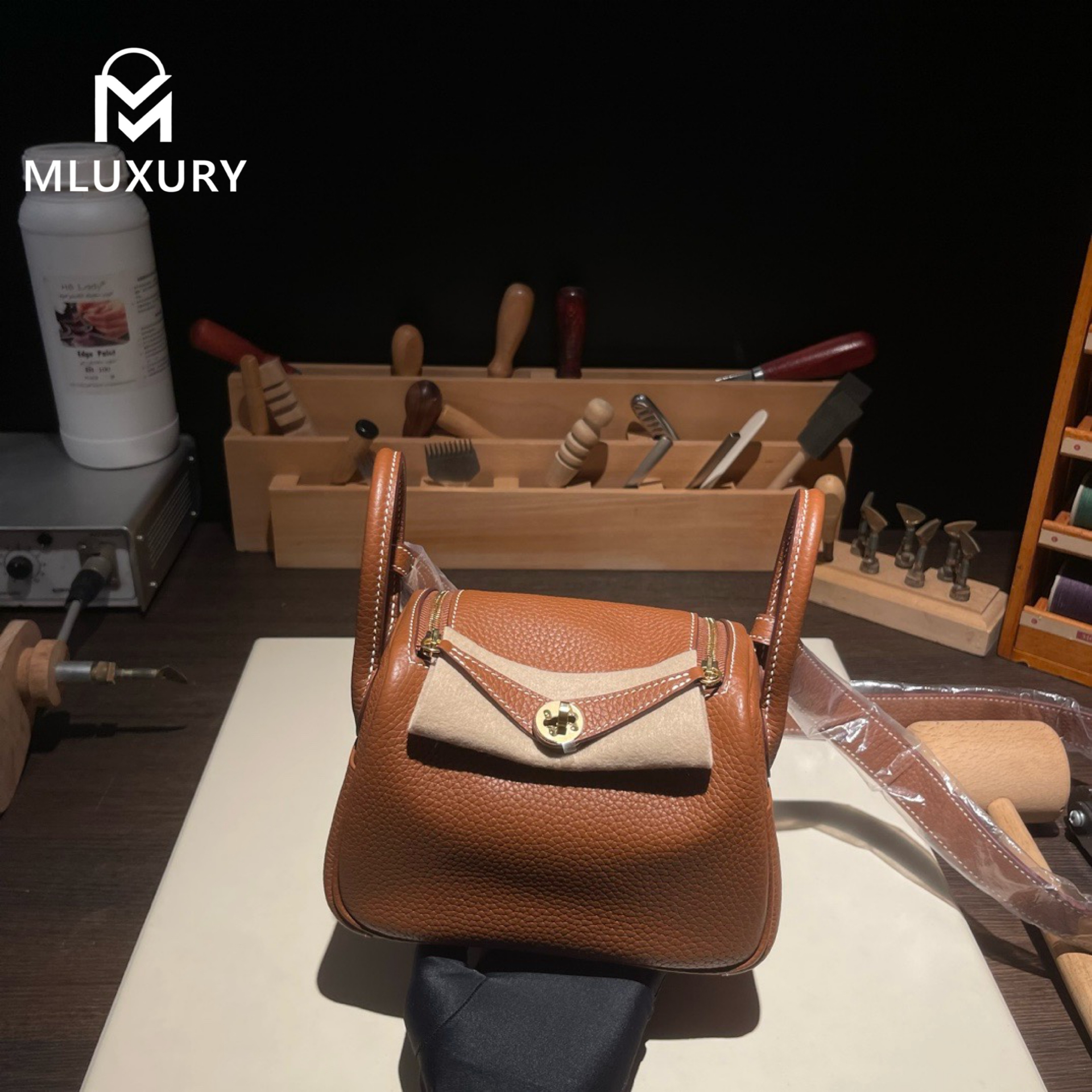 Hermès Mini Lindy II, TC leather, Gold-brown, Gold hardware