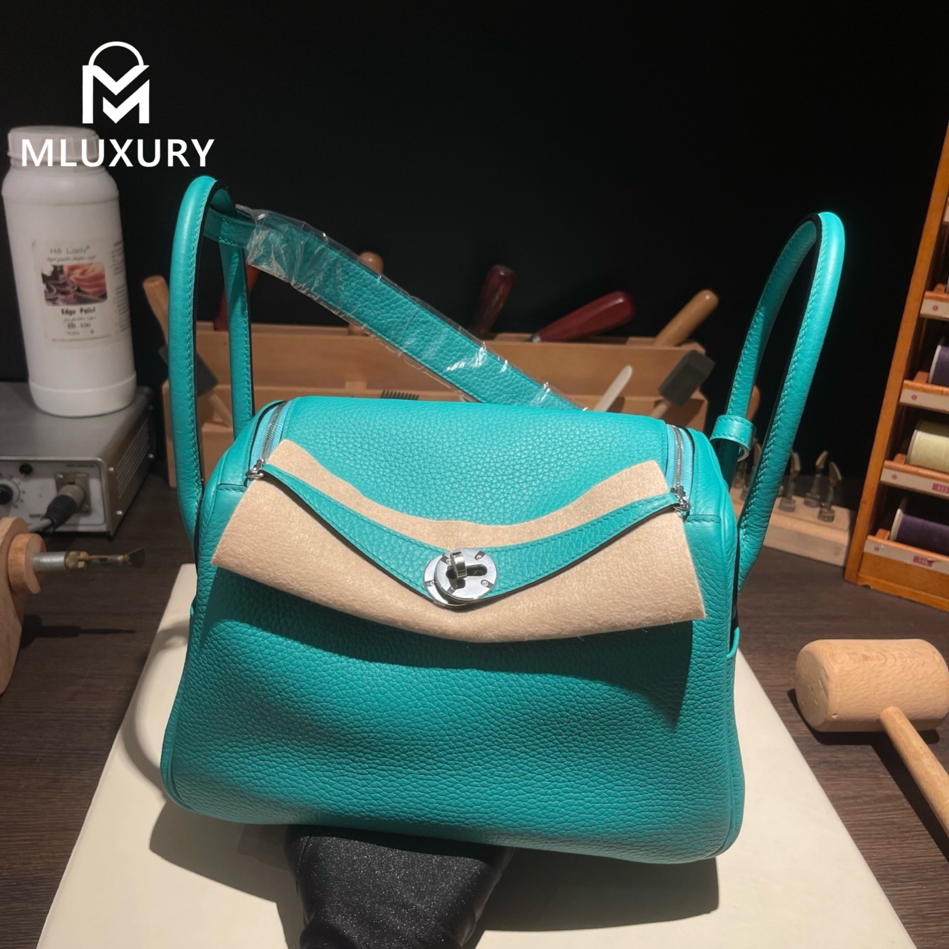 Hermès Lindy 26, French factory genuine Remy Carriat TC leather, Verona green, silver hardware