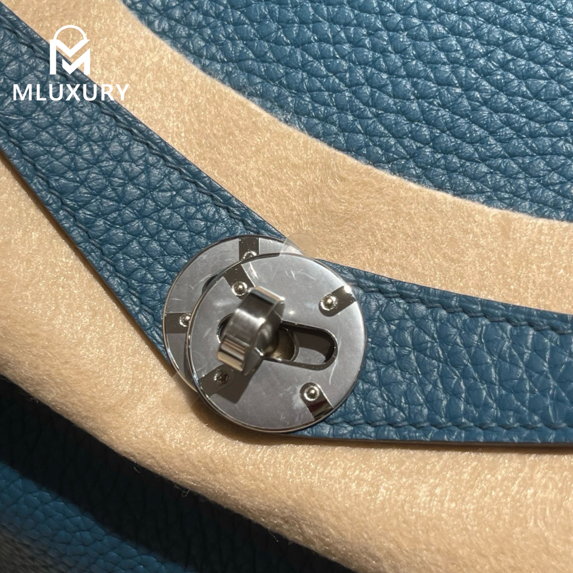 Hermès Lindy 26, made in France, Remy Carriat TC leather, Bosporus Blue, Silver hardware