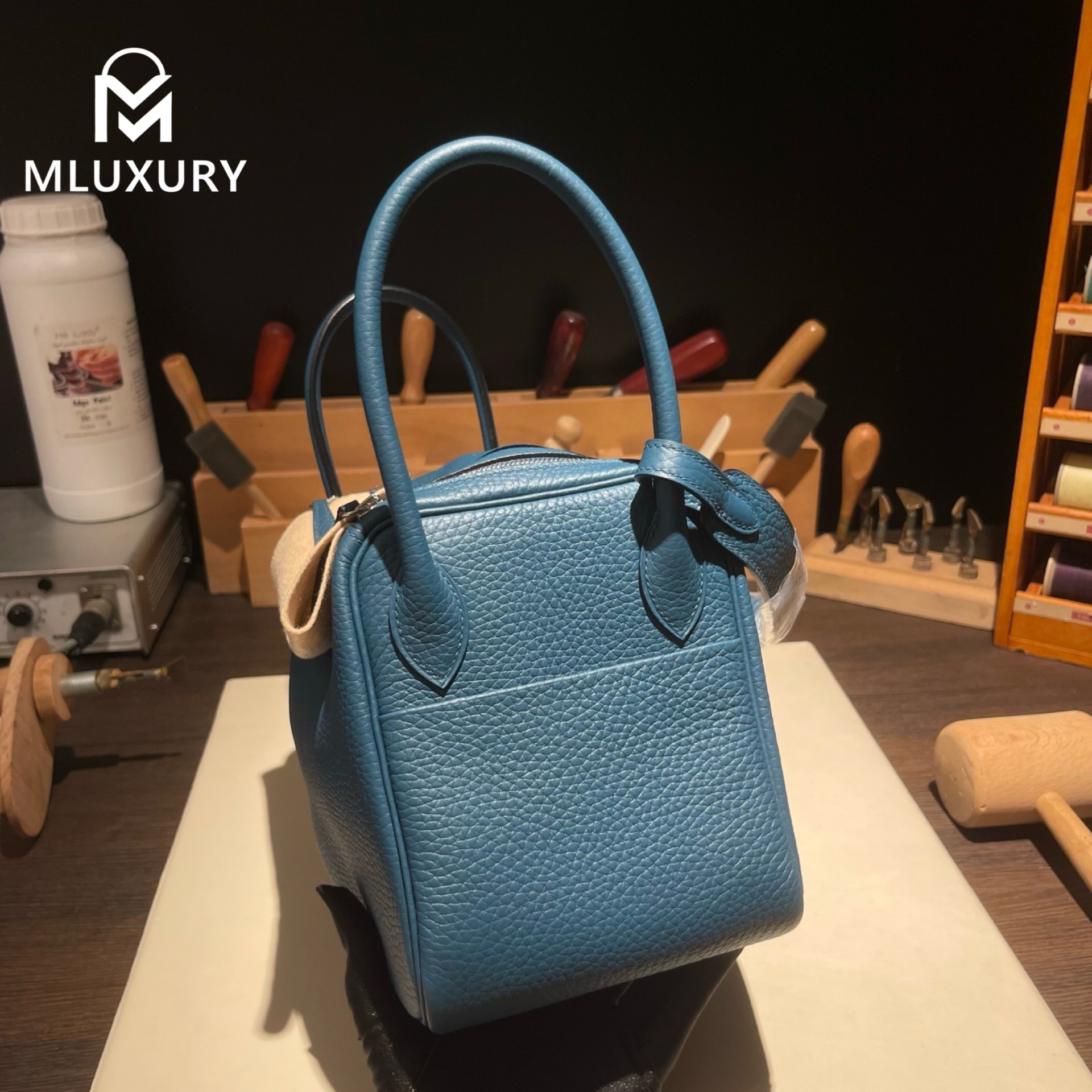 Hermès Lindy 26, made in France, Remy Carriat TC leather, Bosporus Blue, Silver hardware