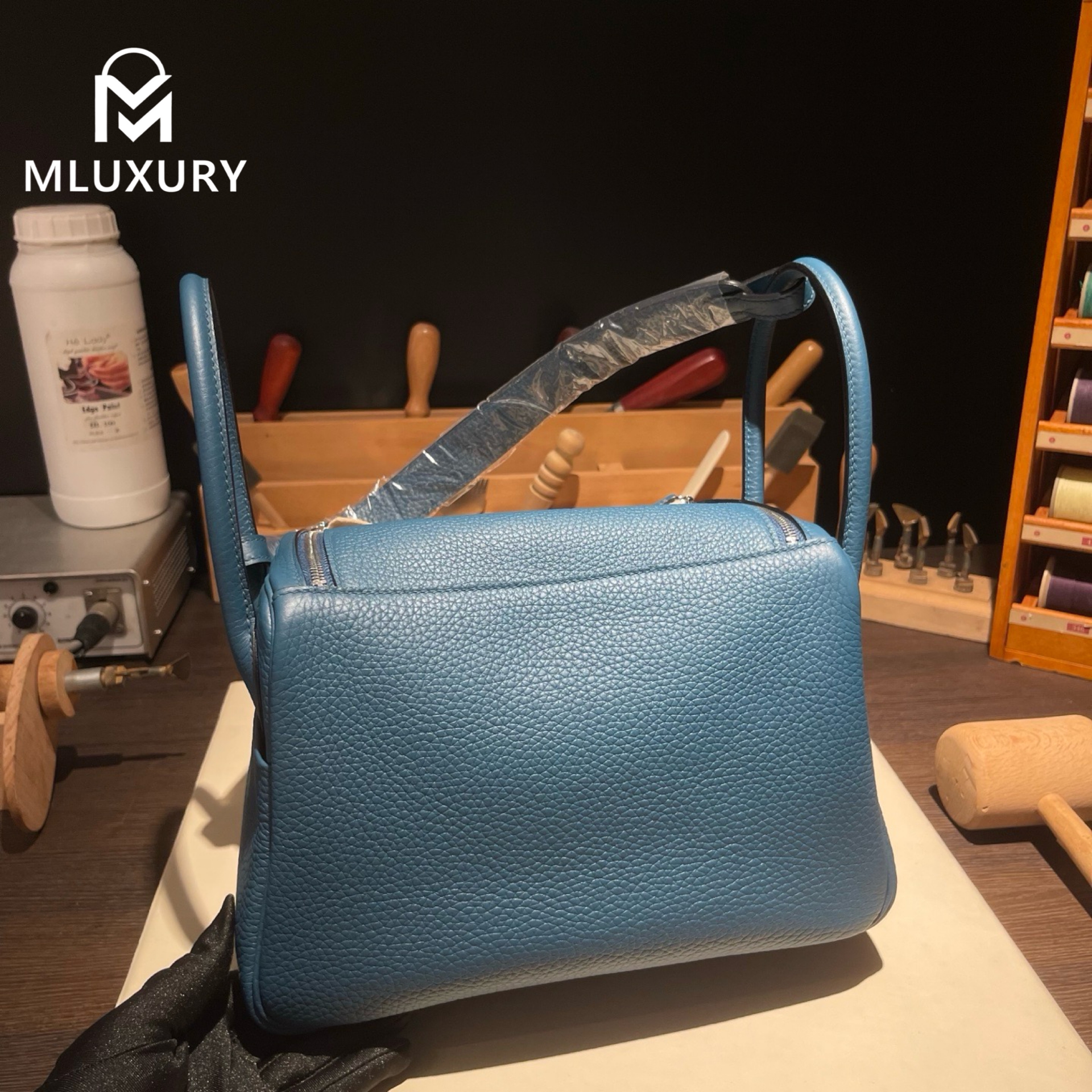 Hermès Lindy 26, made in France, Remy Carriat TC leather, Bosporus Blue, Silver hardware