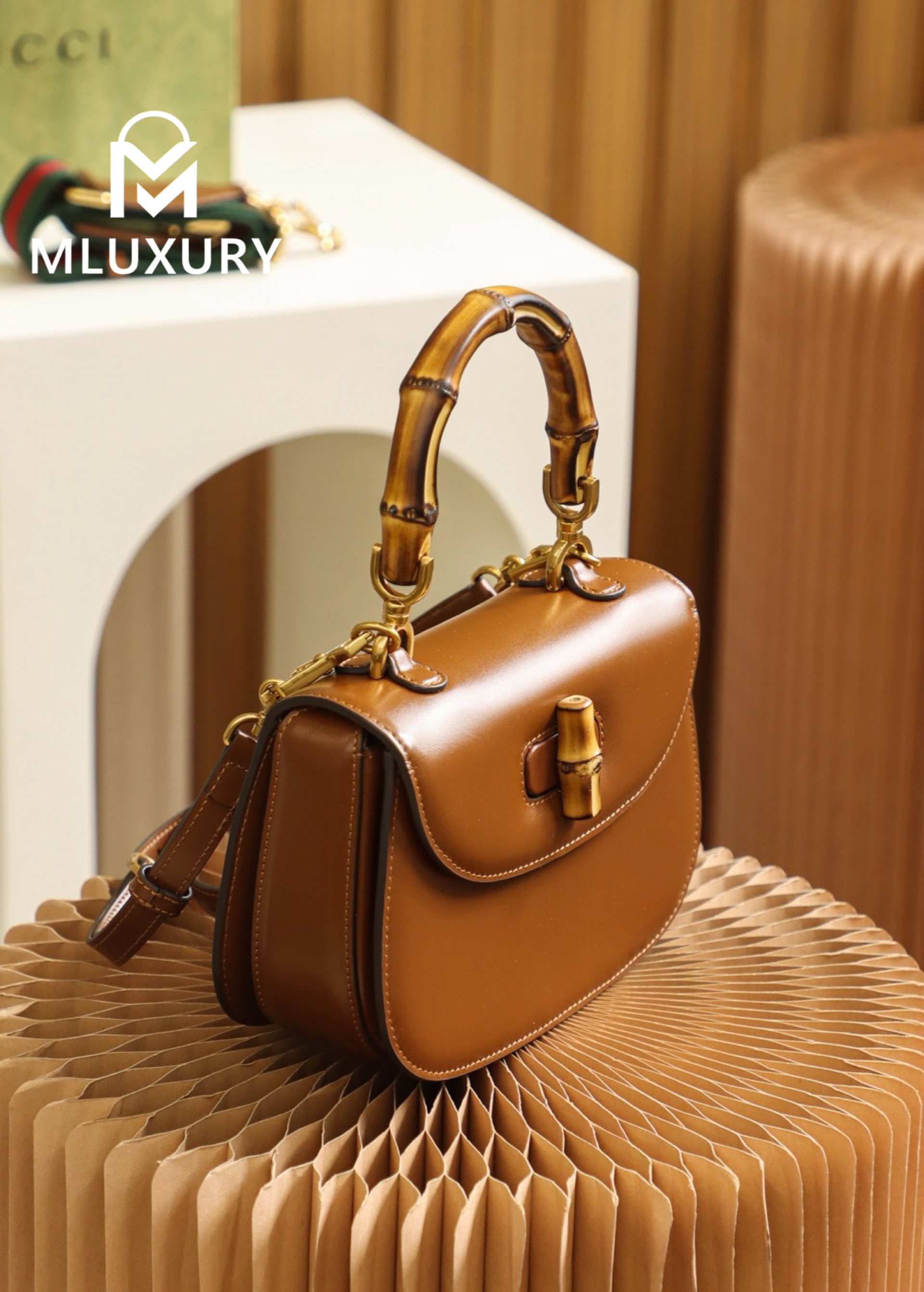 GUCCI Vintage Bamboo Handle Bag in Full Leather, Original Factory Leather, Brown