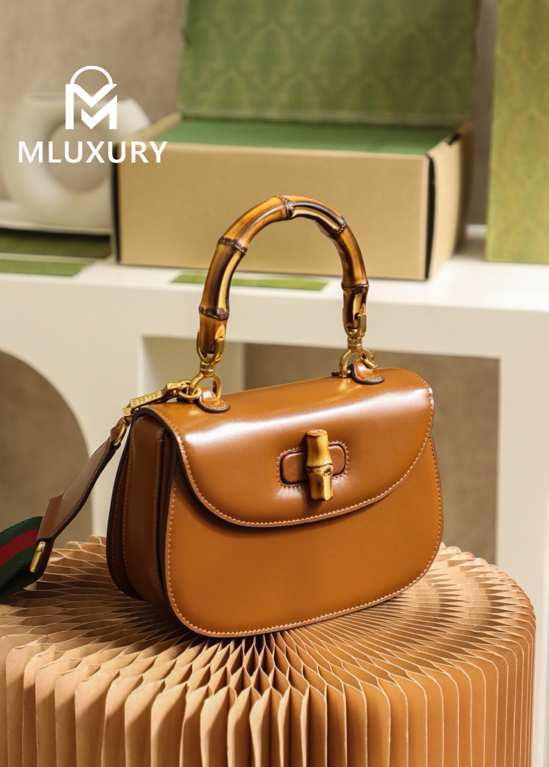 GUCCI Vintage Bamboo Handle Bag in Full Leather, Original Factory Leather, Brown