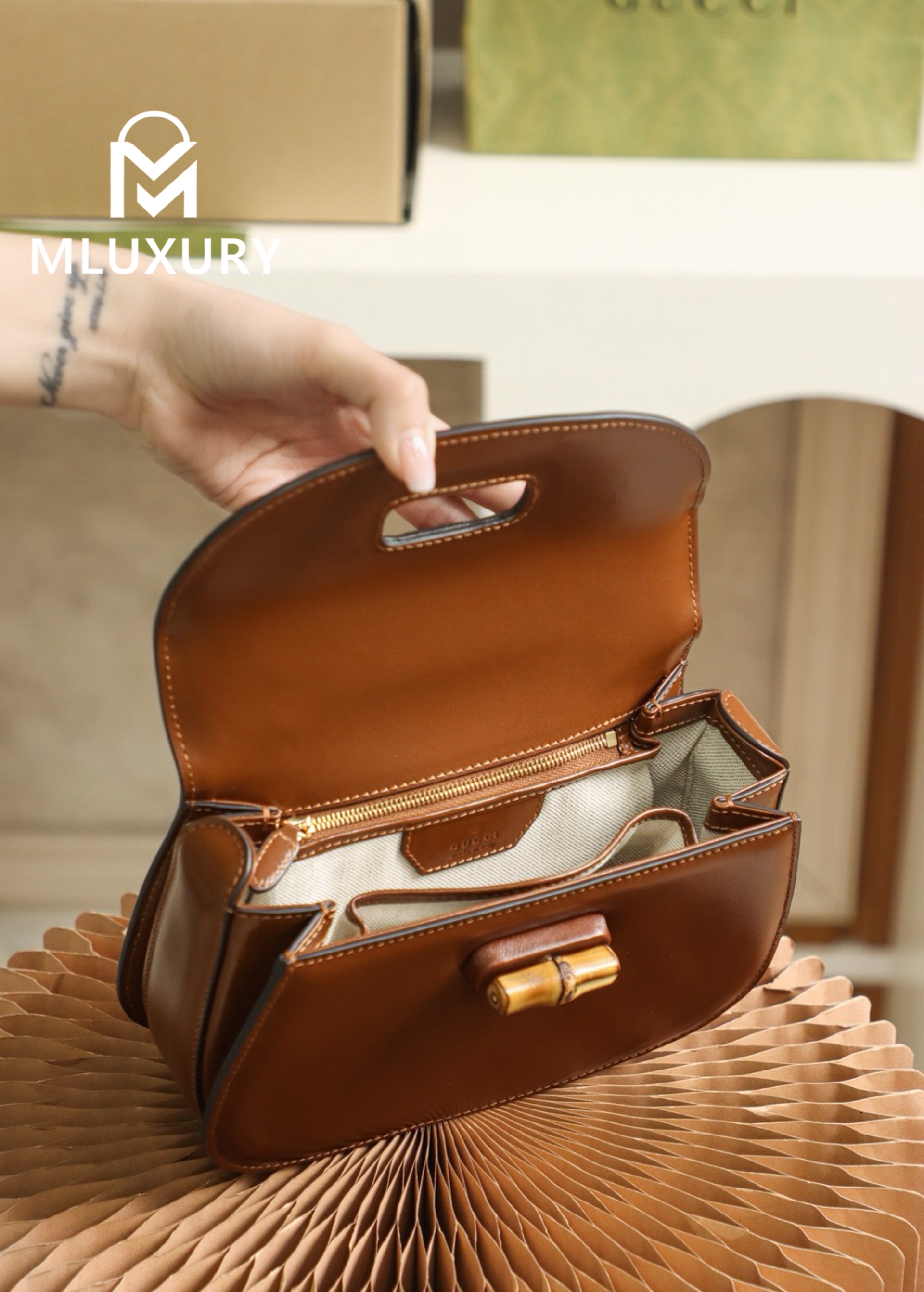 GUCCI Vintage Bamboo Handle Bag in Full Leather, Original Factory Leather, Brown