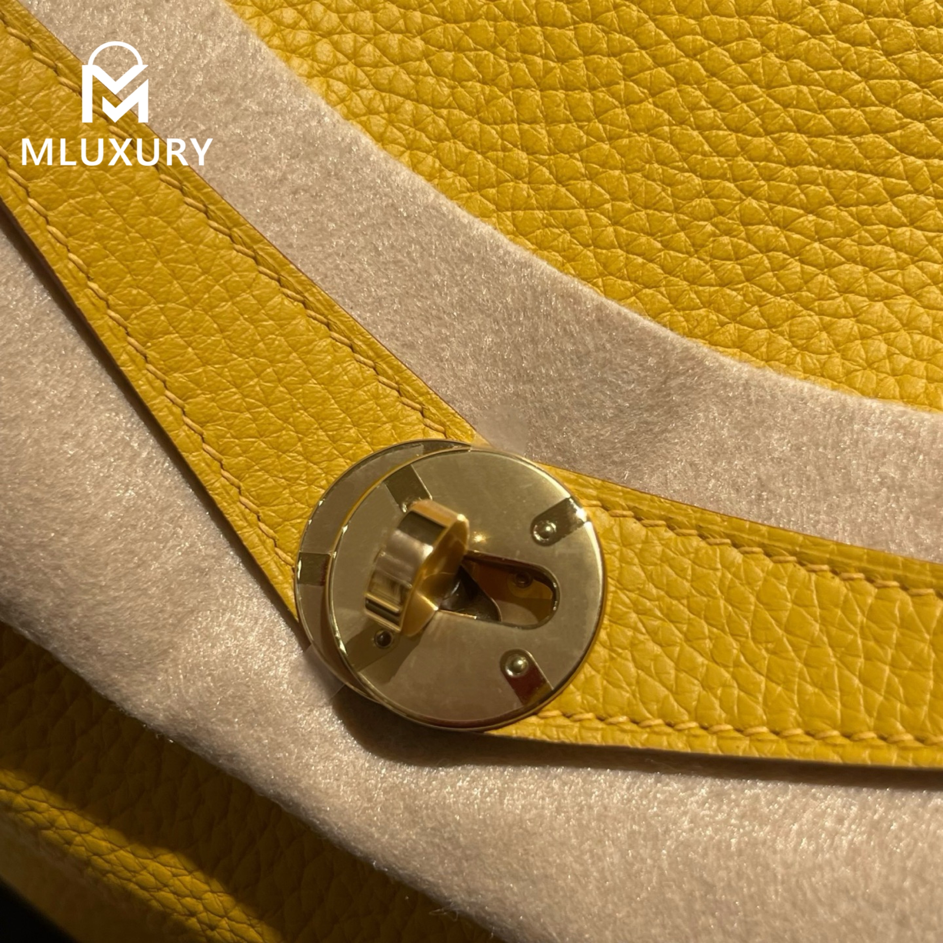 Hermès Lindy 26, made in France with Remy Carriat TC leather, 9D amber yellow, gold hardware