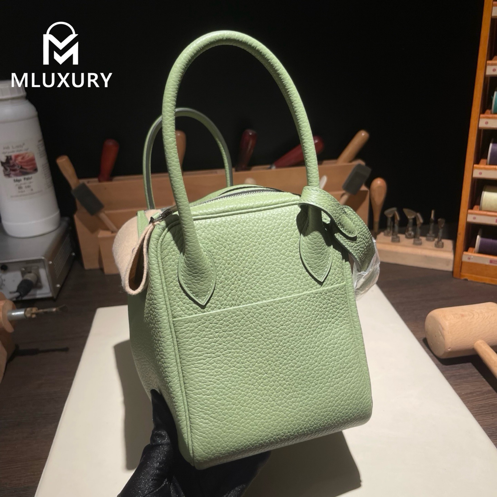 Hermès Lindy 26, Made in France with Remy Carriat TC leather, Avocado green, Silver hardware