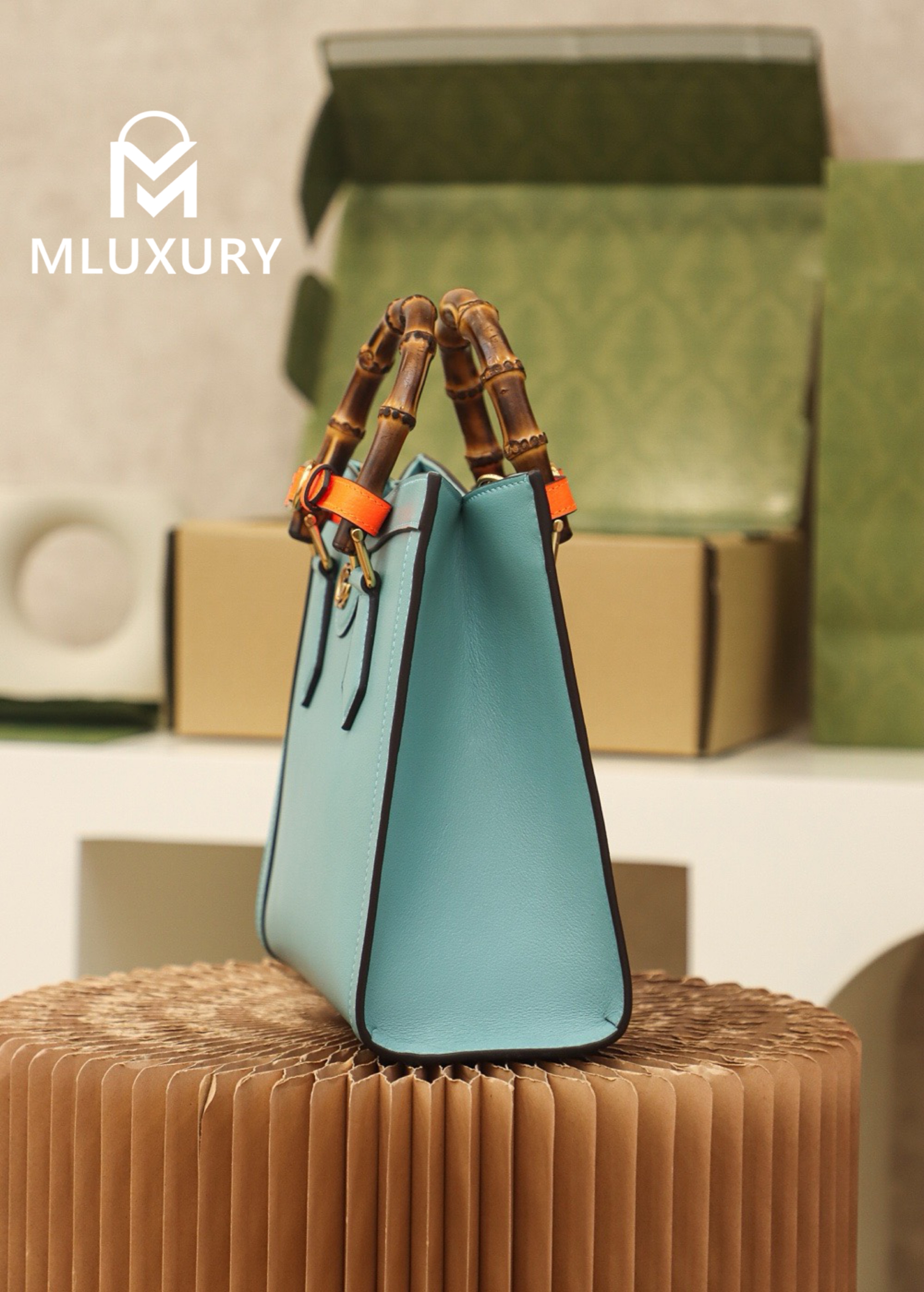 GUCCI Diana Small, Original Leather, Blue
