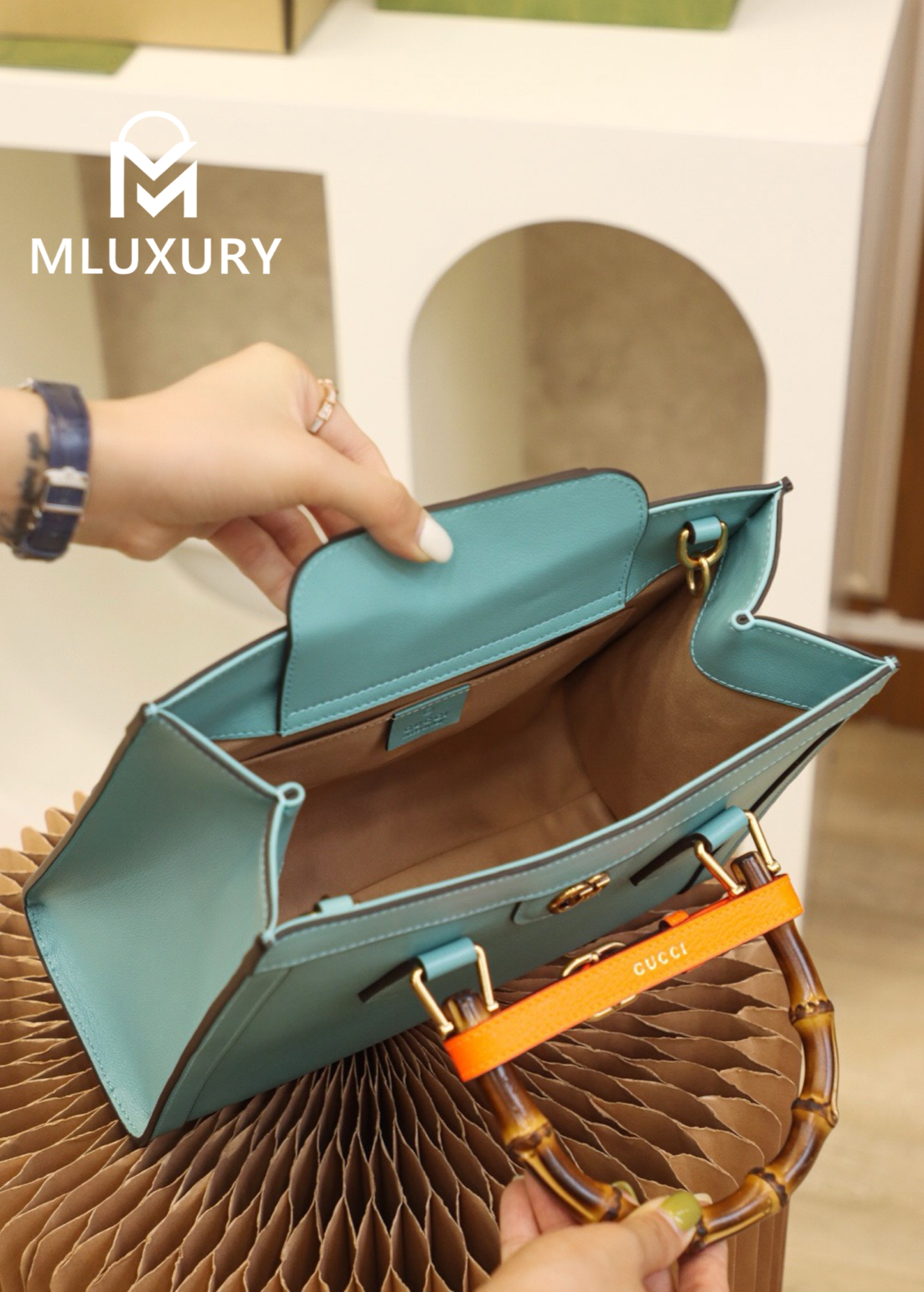 GUCCI Diana Small, Original Leather, Blue