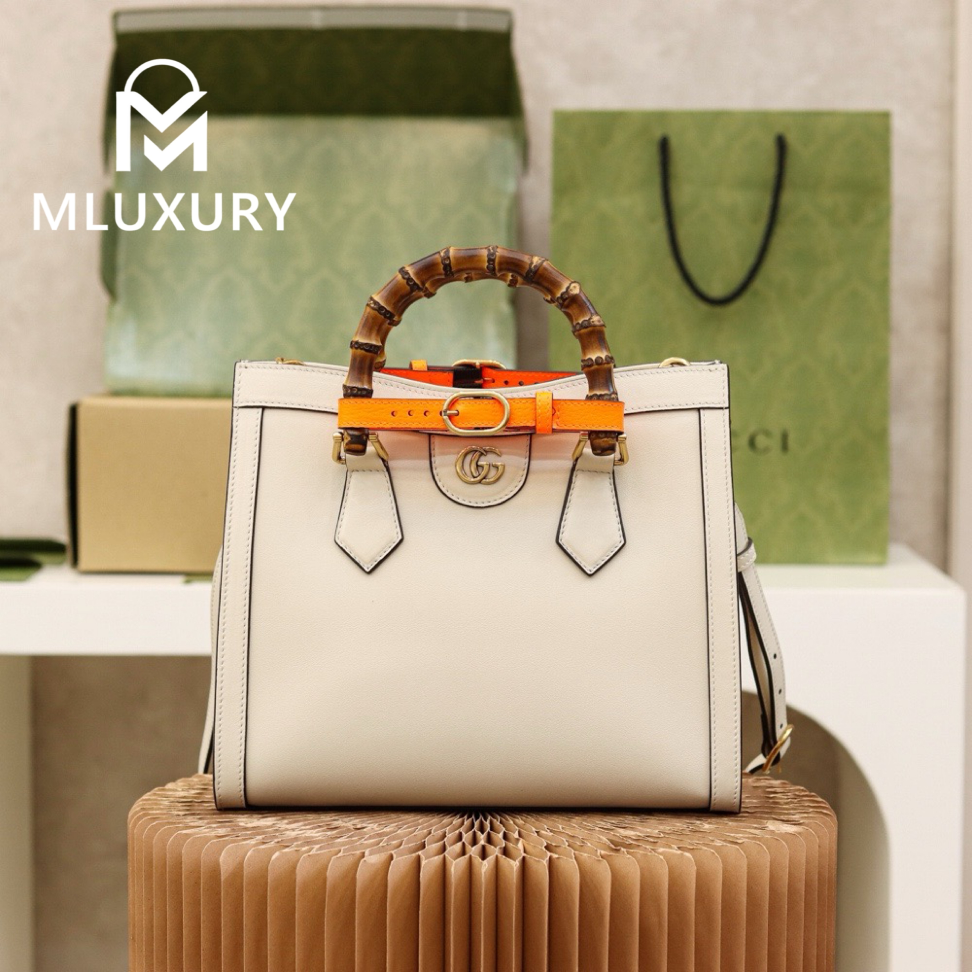 GUCCI Diana Small, Original Leather, White