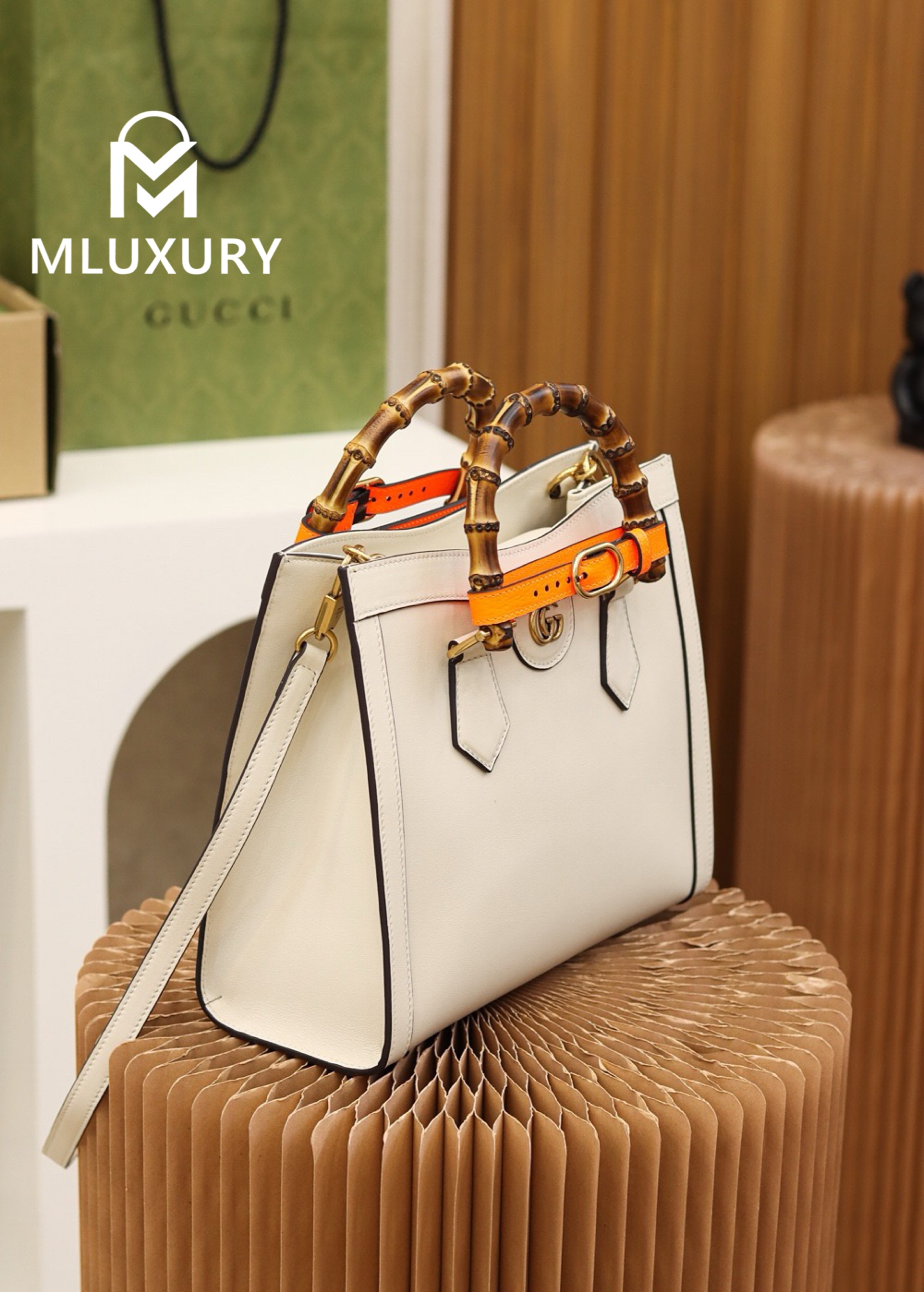GUCCI Diana Small, Original Leather, White