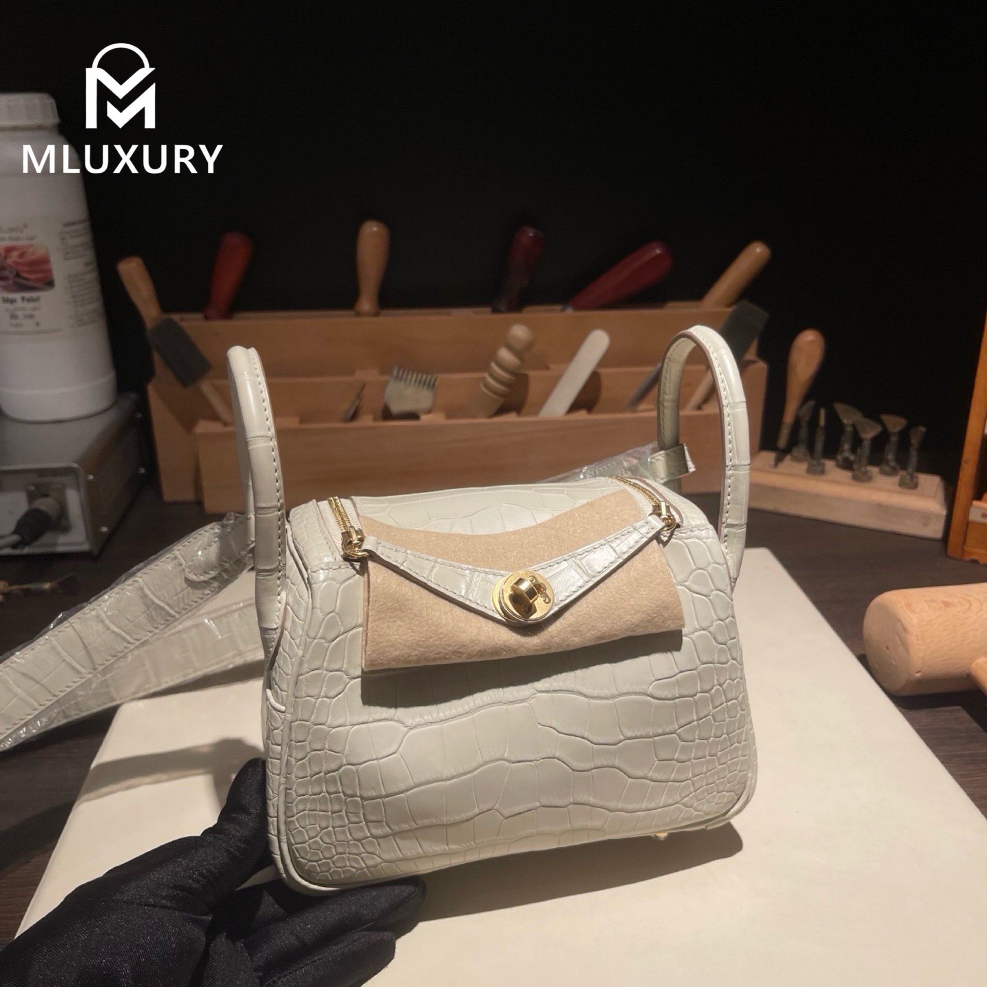 Hermès Mini Lindy II, Matte crocodile leather, Glacier white, Gold hardware